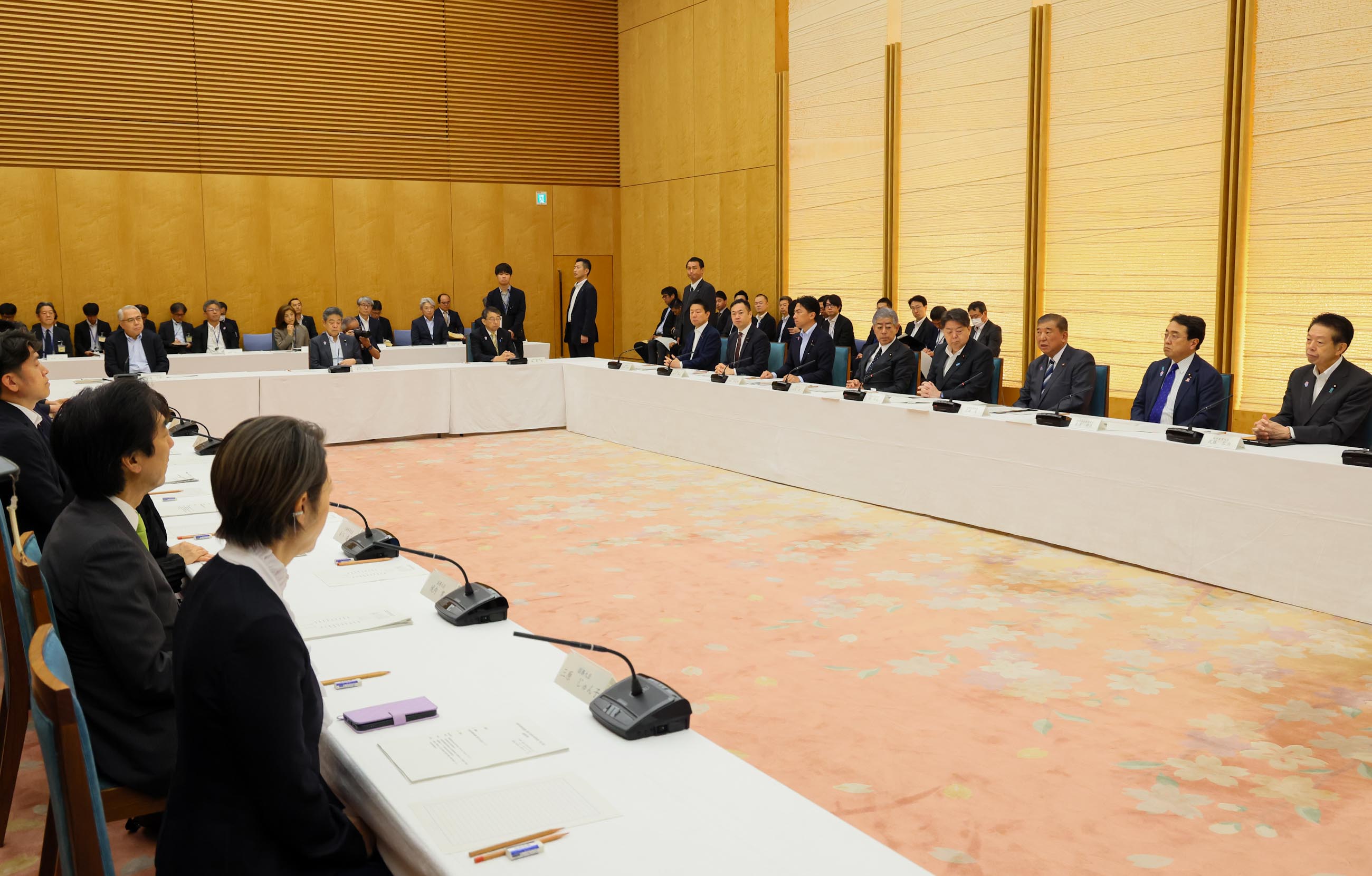 Prime Minister Ishiba wrapping up the meeting (4)