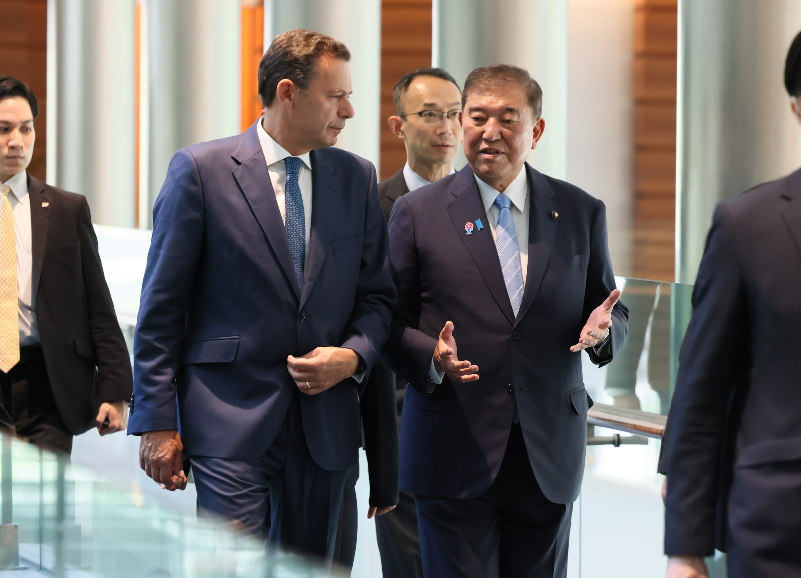 The two leaders heading to the summit meeting (2)