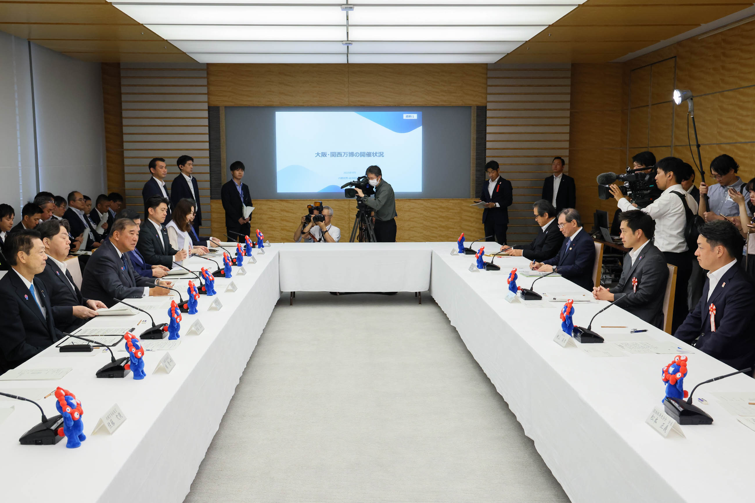 Prime Minister Ishiba wrapping up the meeting (2)