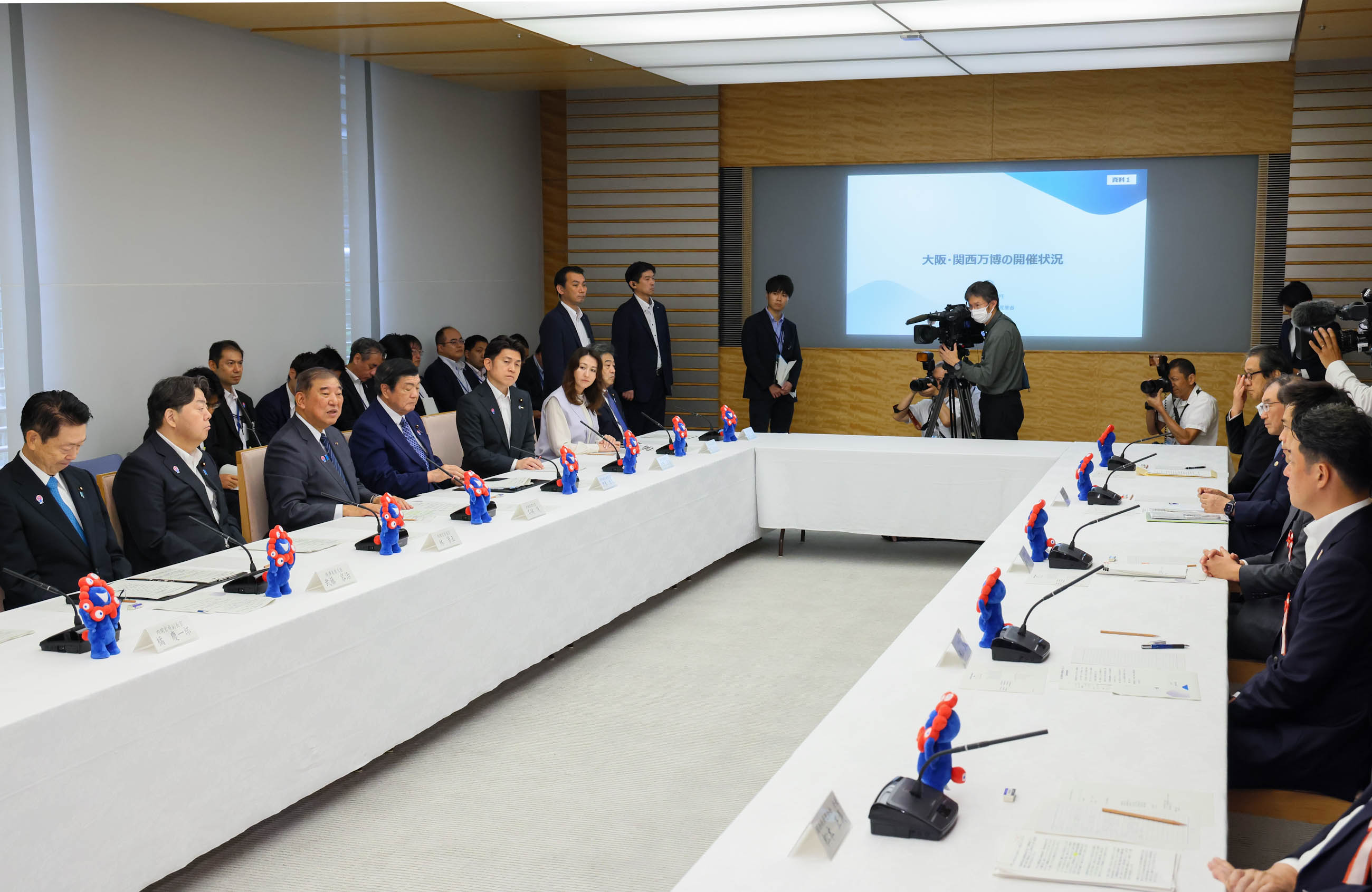 Prime Minister Ishiba wrapping up the meeting (3)