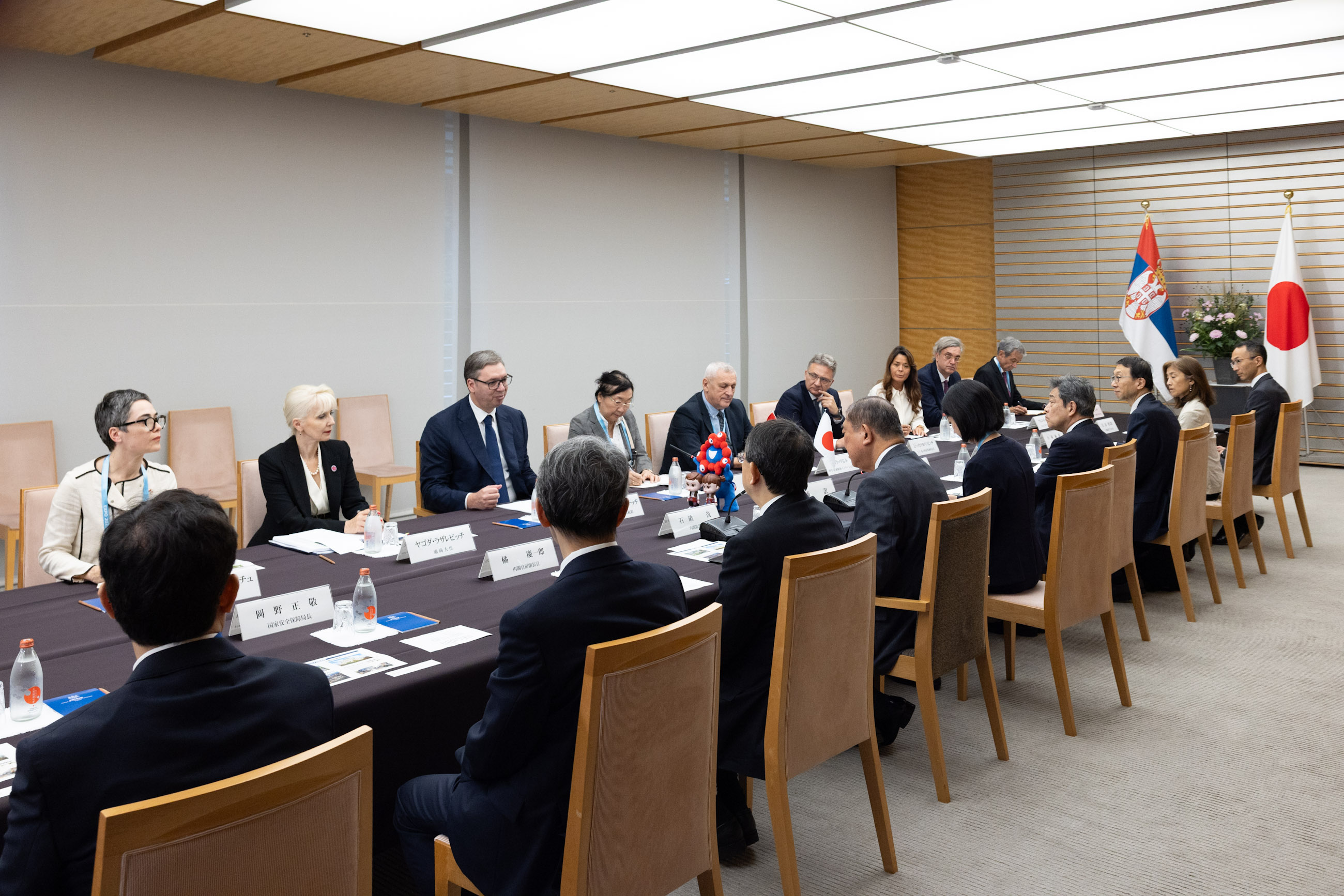 Prime Minister Ishiba holding a meeting with President Vučić (5)