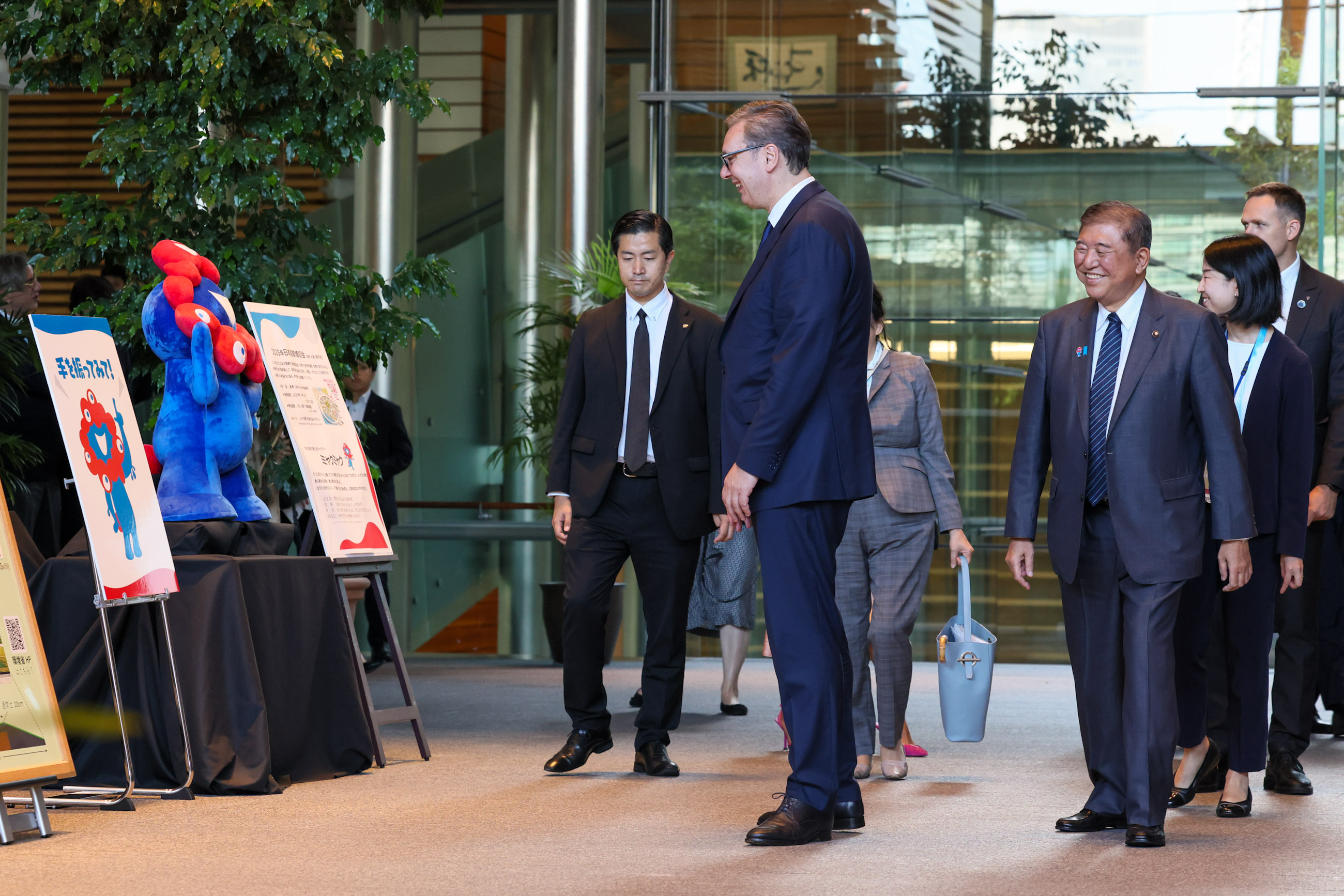 Prime Minister Ishiba seeing off President Vučić (2)