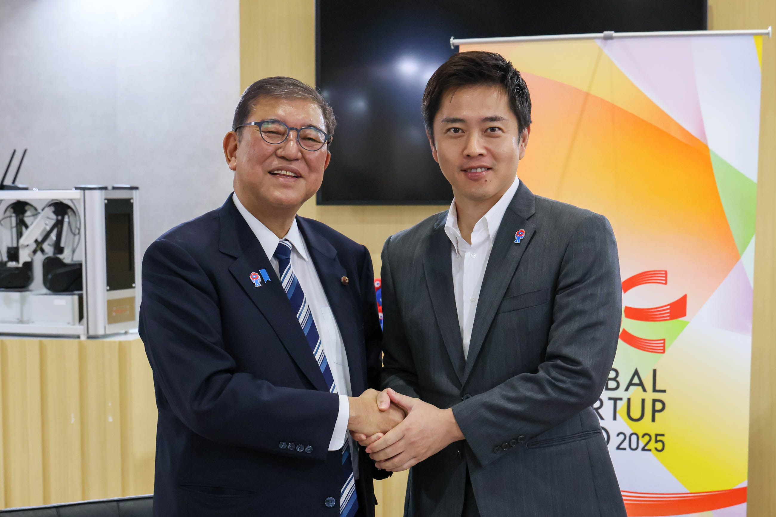 Prime Minister Ishiba meeting with Osaka Governor Yoshimura (2)