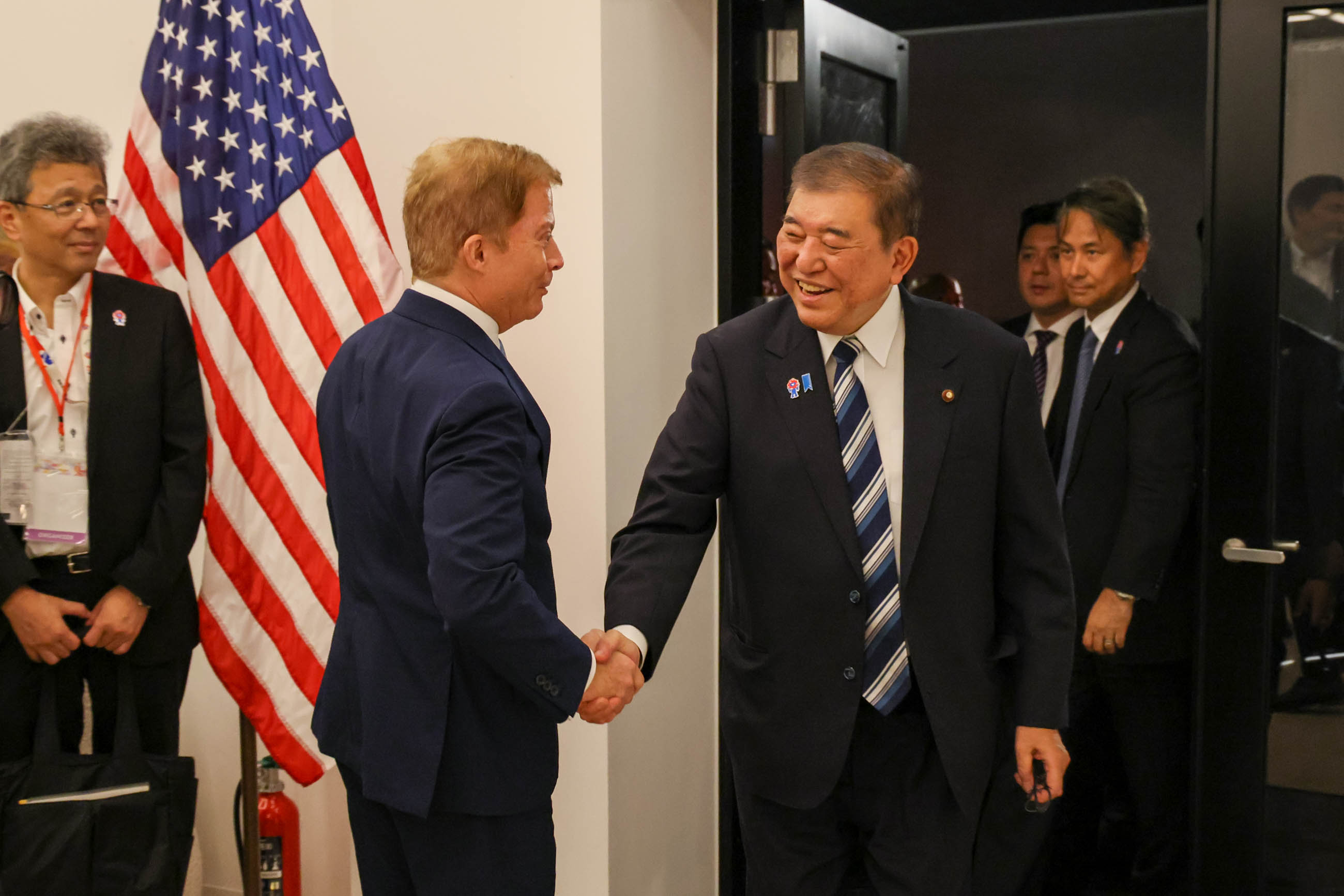 Prime Minister Ishiba visiting the USA Pavilion (2)