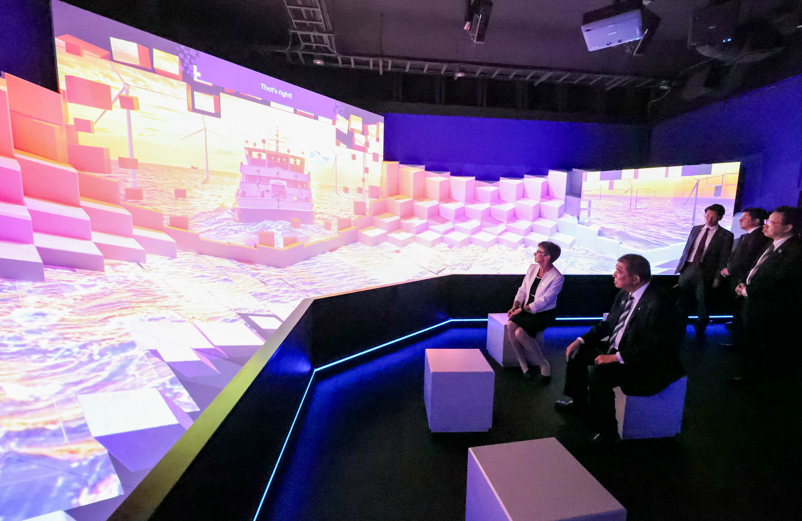 Prime Minister Ishiba visiting the UK Pavilion (3)