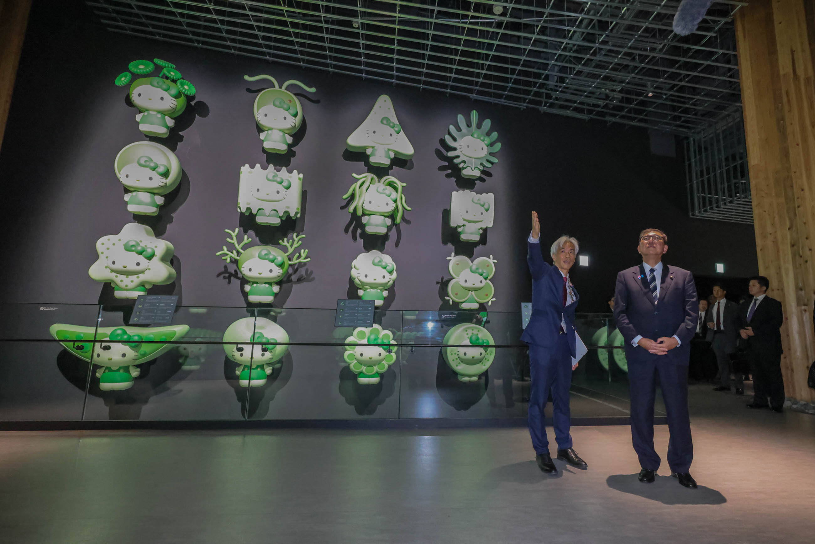 Prime Minister Ishiba visiting the Japan Pavilion (3)