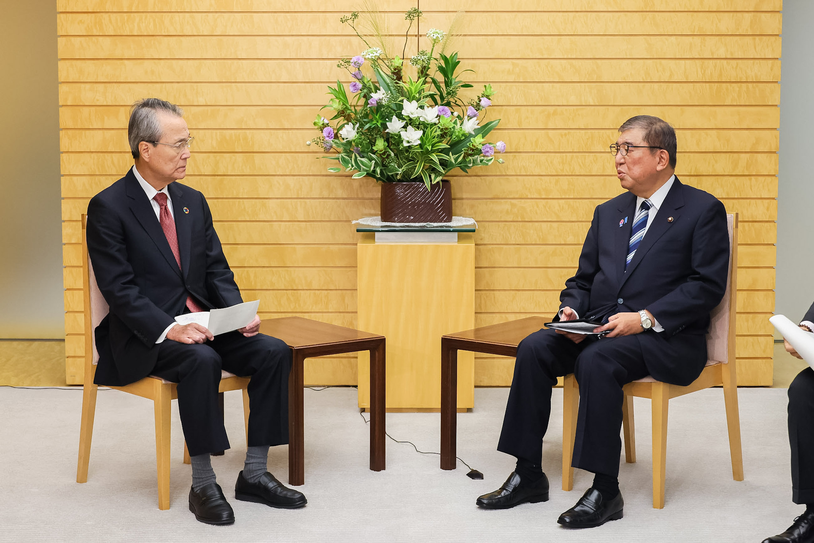 Prime Minister Ishiba receiving a courtesy call (2)