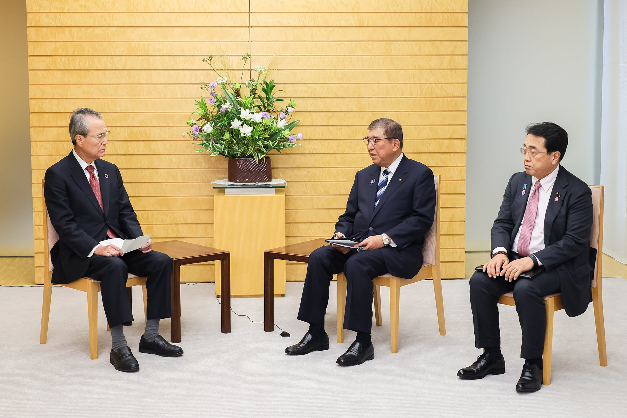 Prime Minister Ishiba receiving a courtesy call (3)
