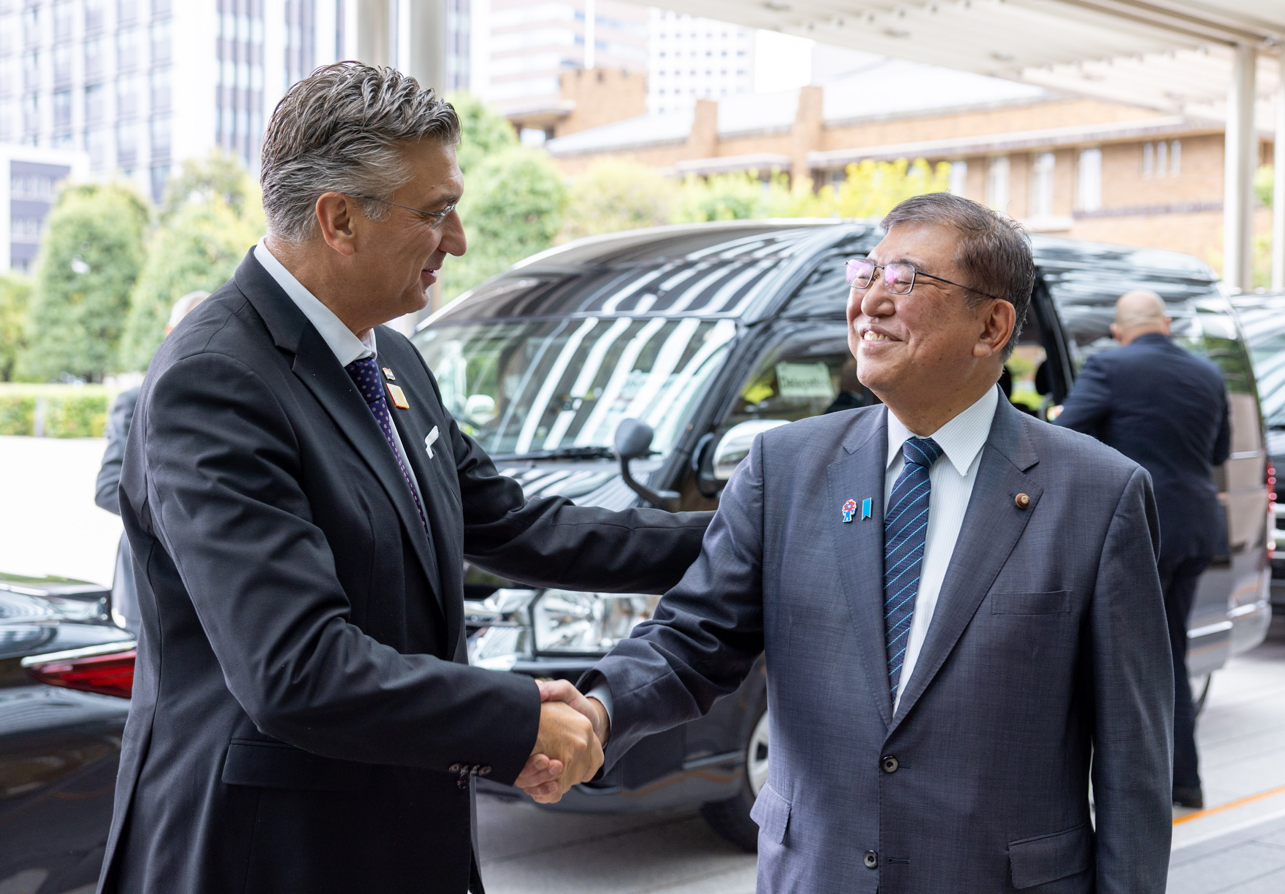 Prime Minister Ishiba welcoming Prime Minister Plenković