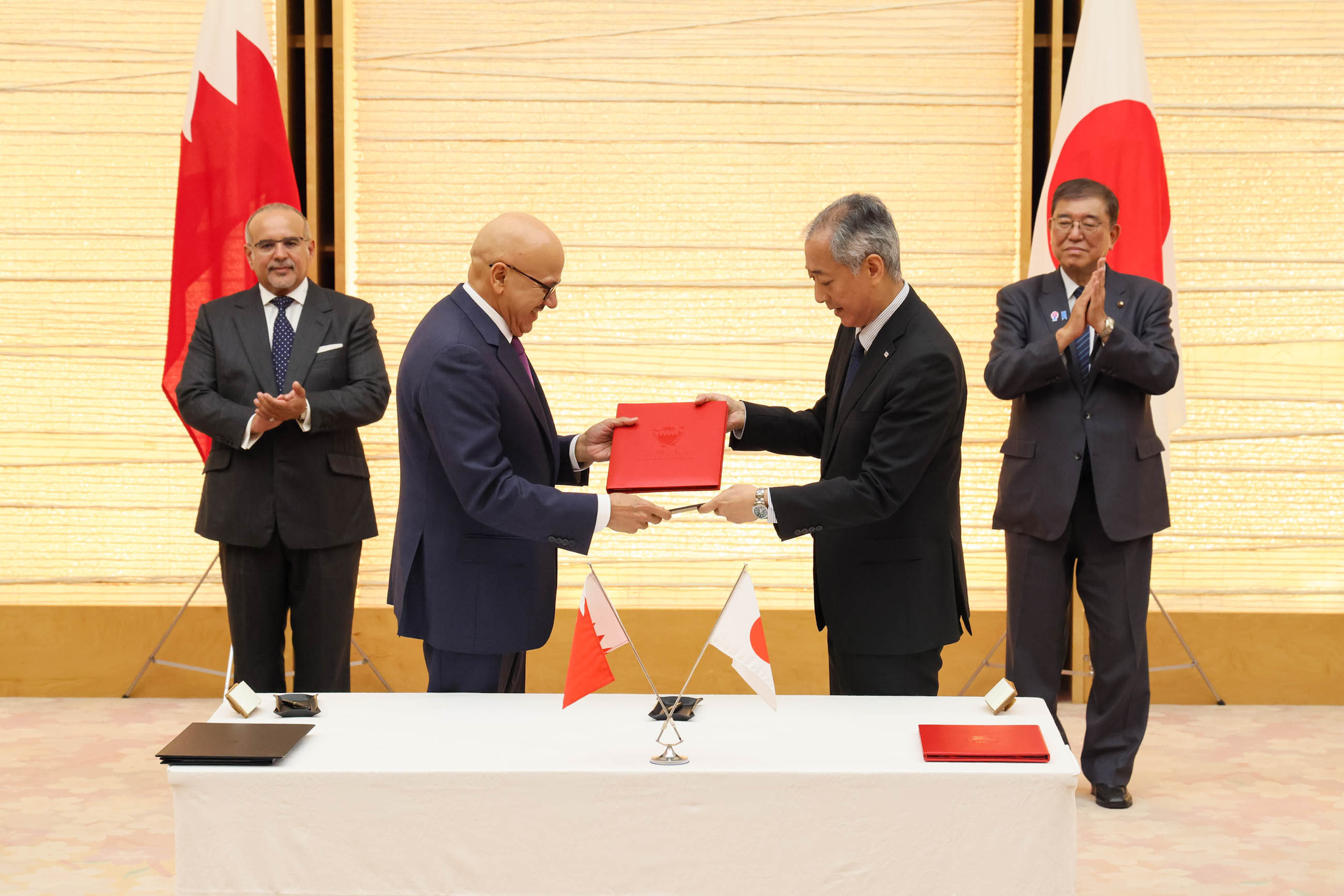 Signing Ceremony (3)