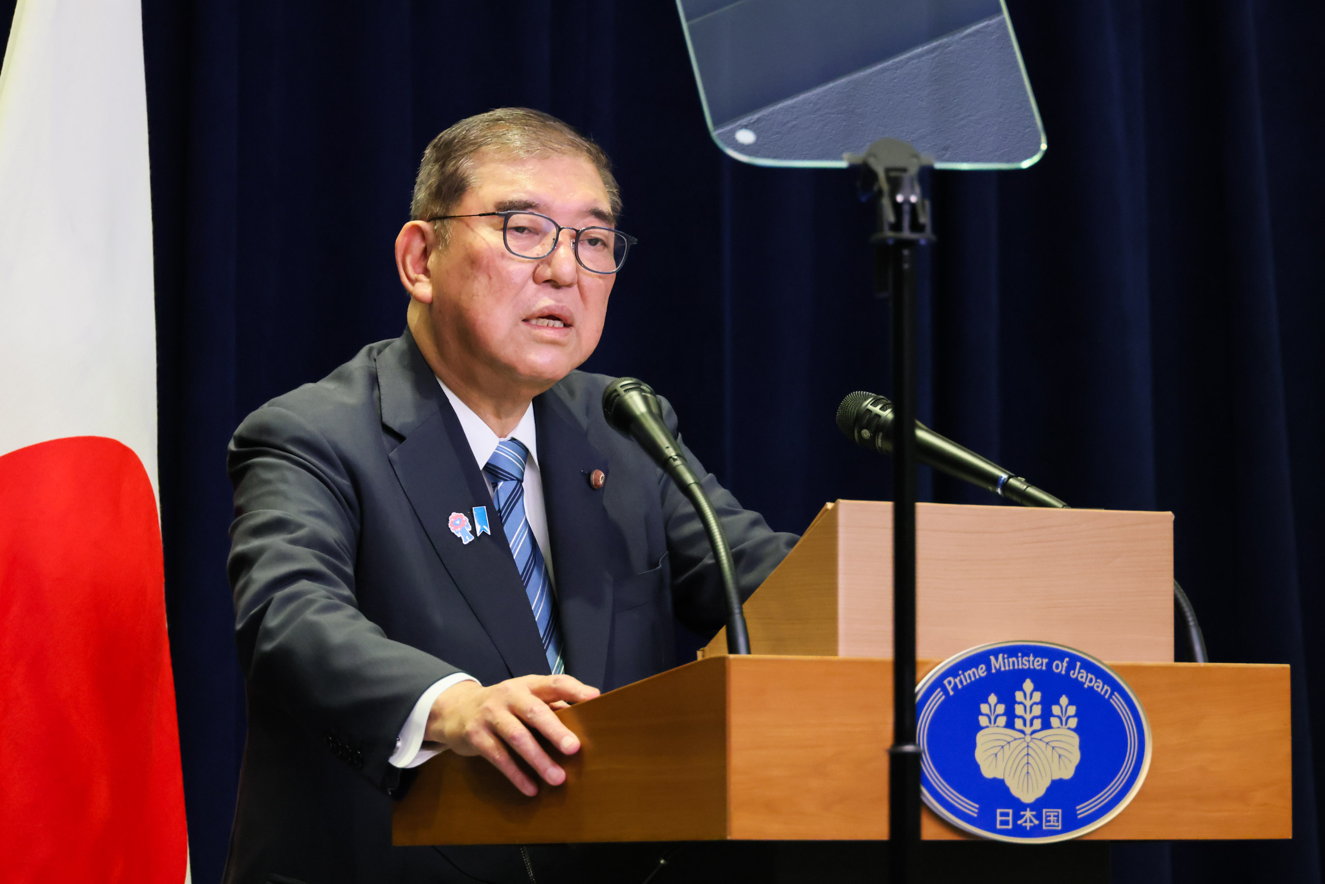 Press Conference (2)