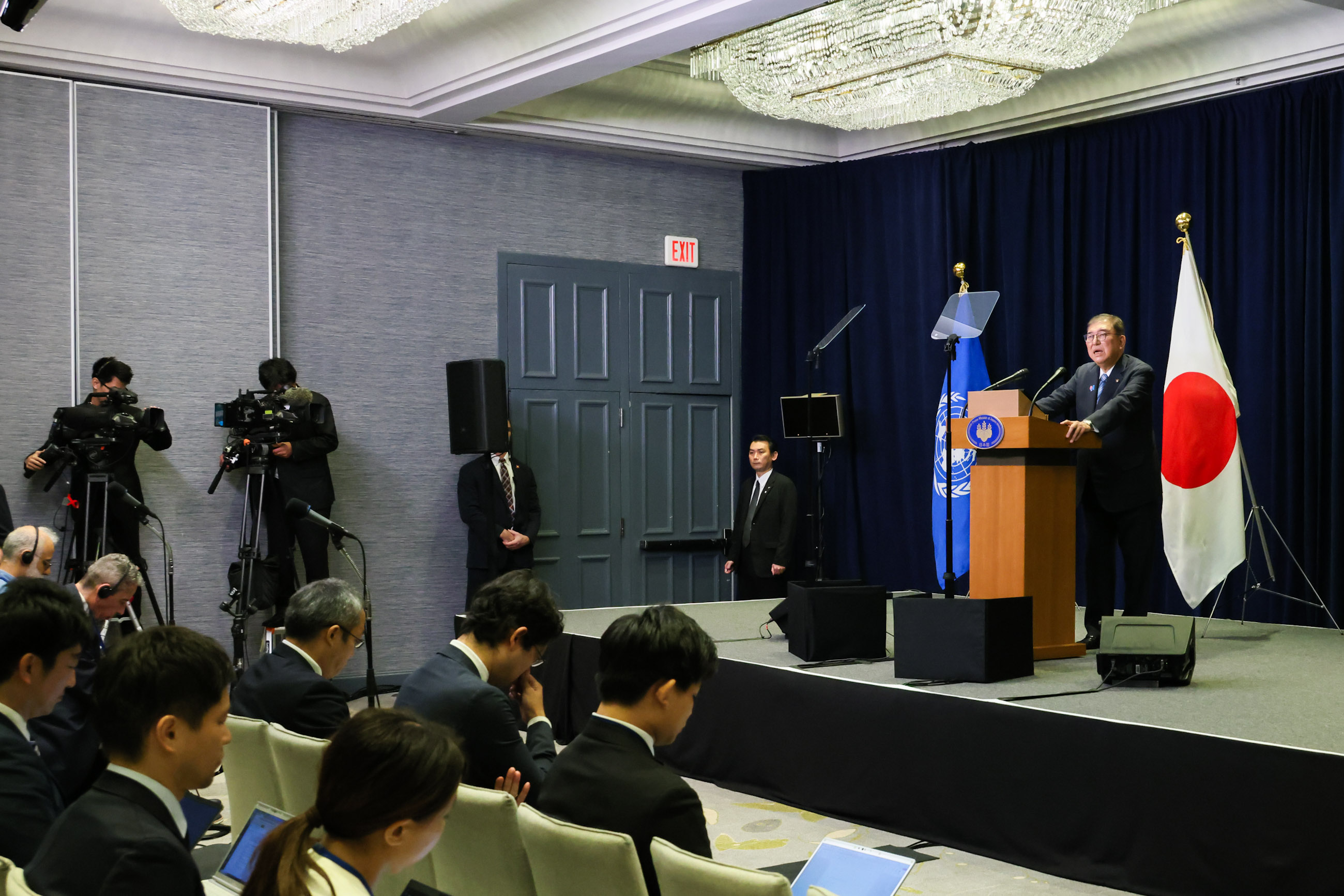 Press Conference (4)