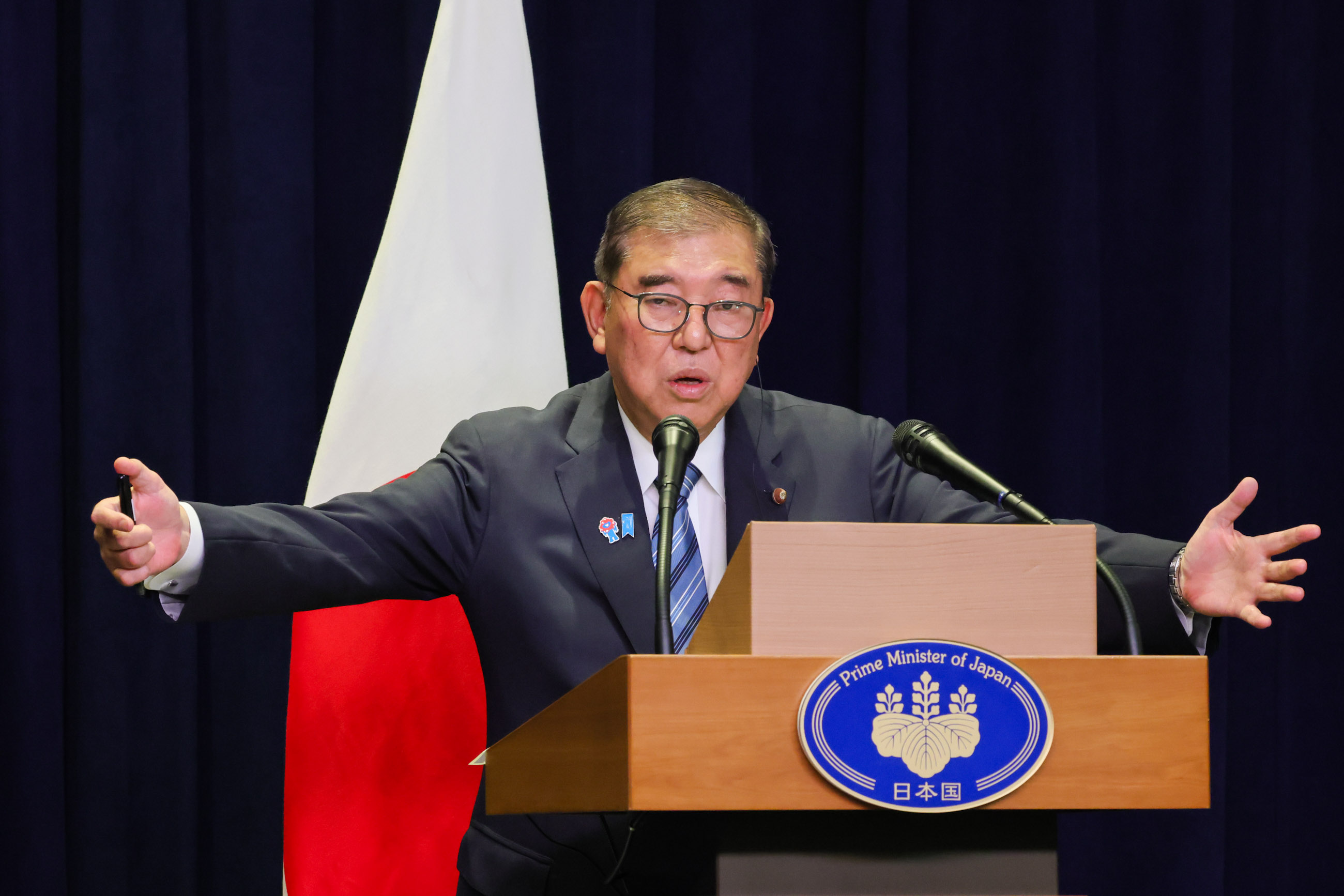 Press Conference (6)