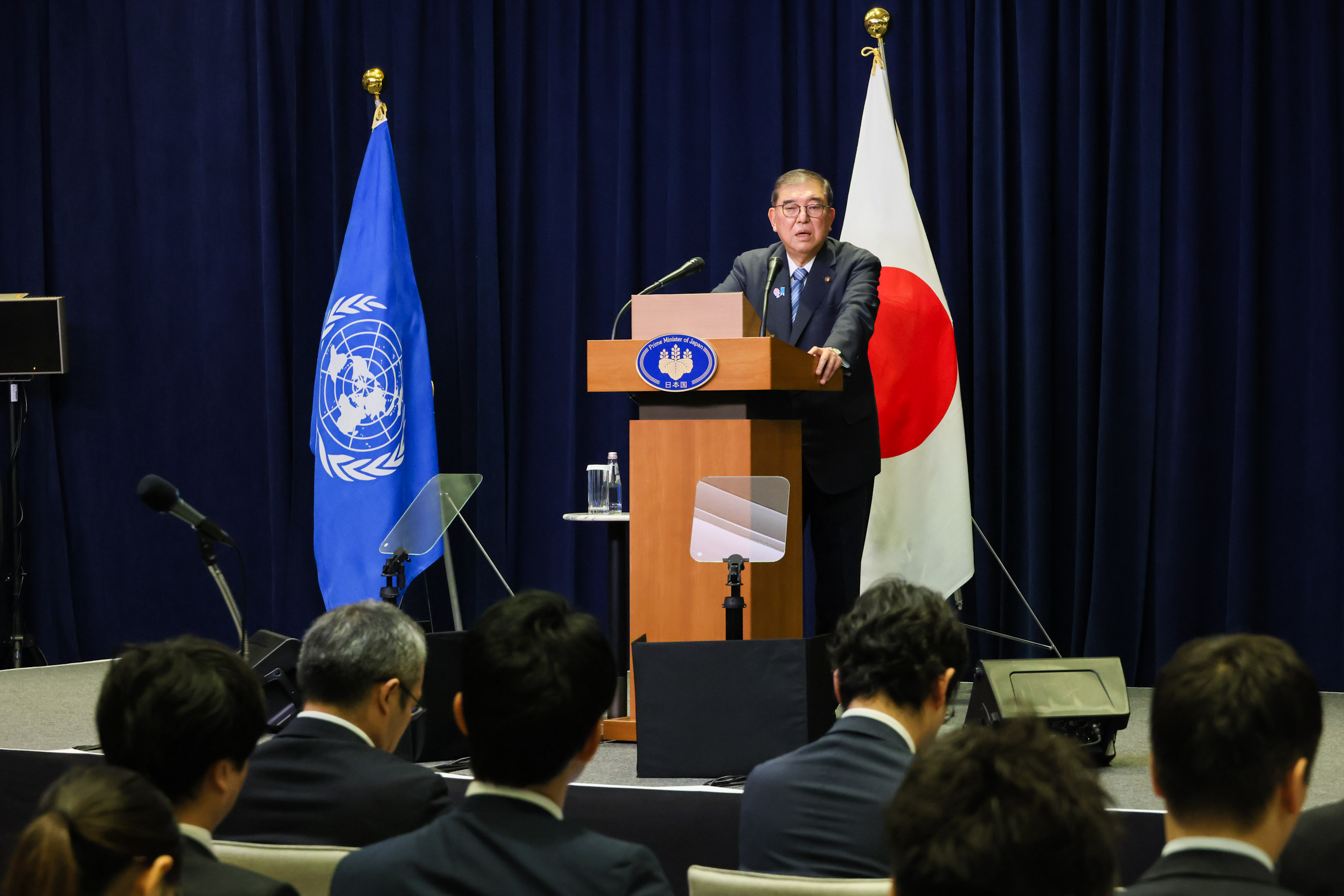 Press Conference (7)