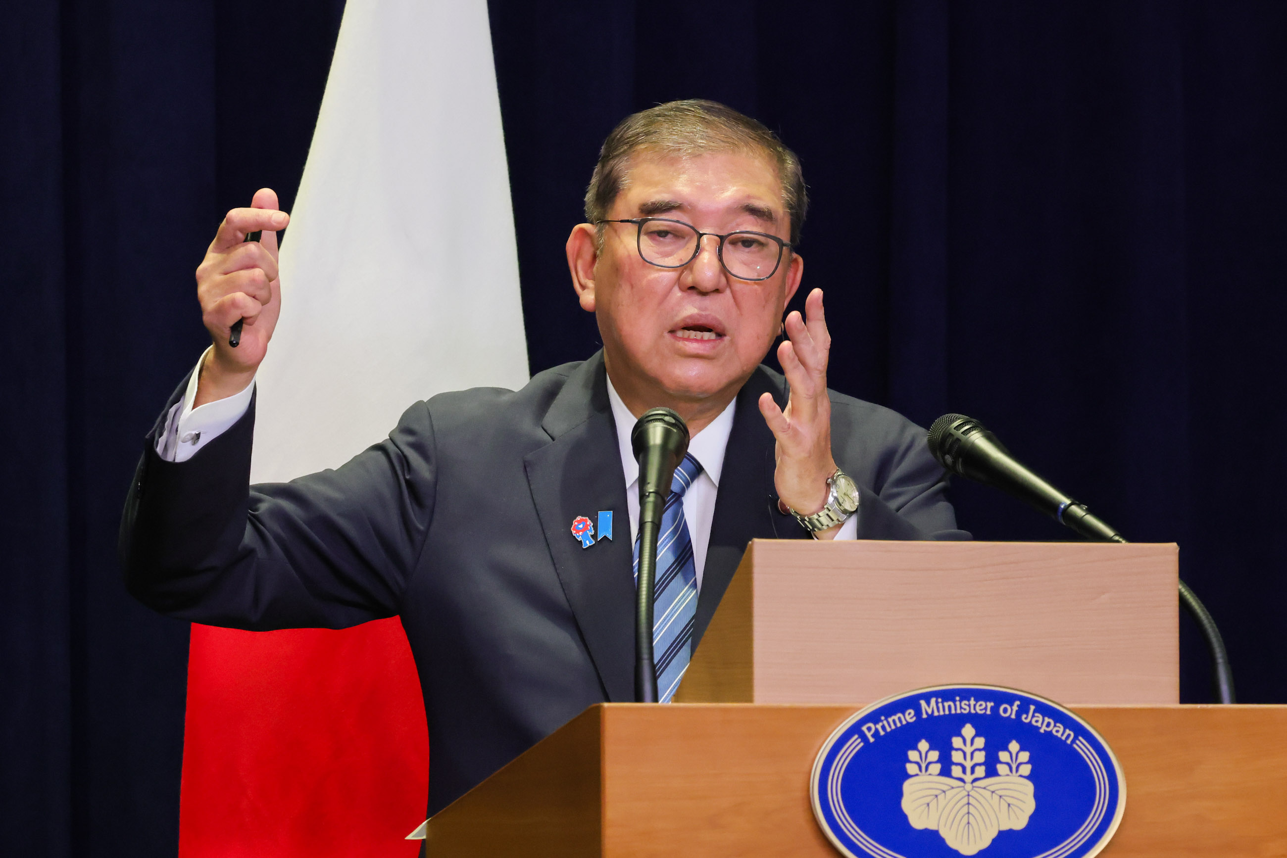 Press Conference (8)