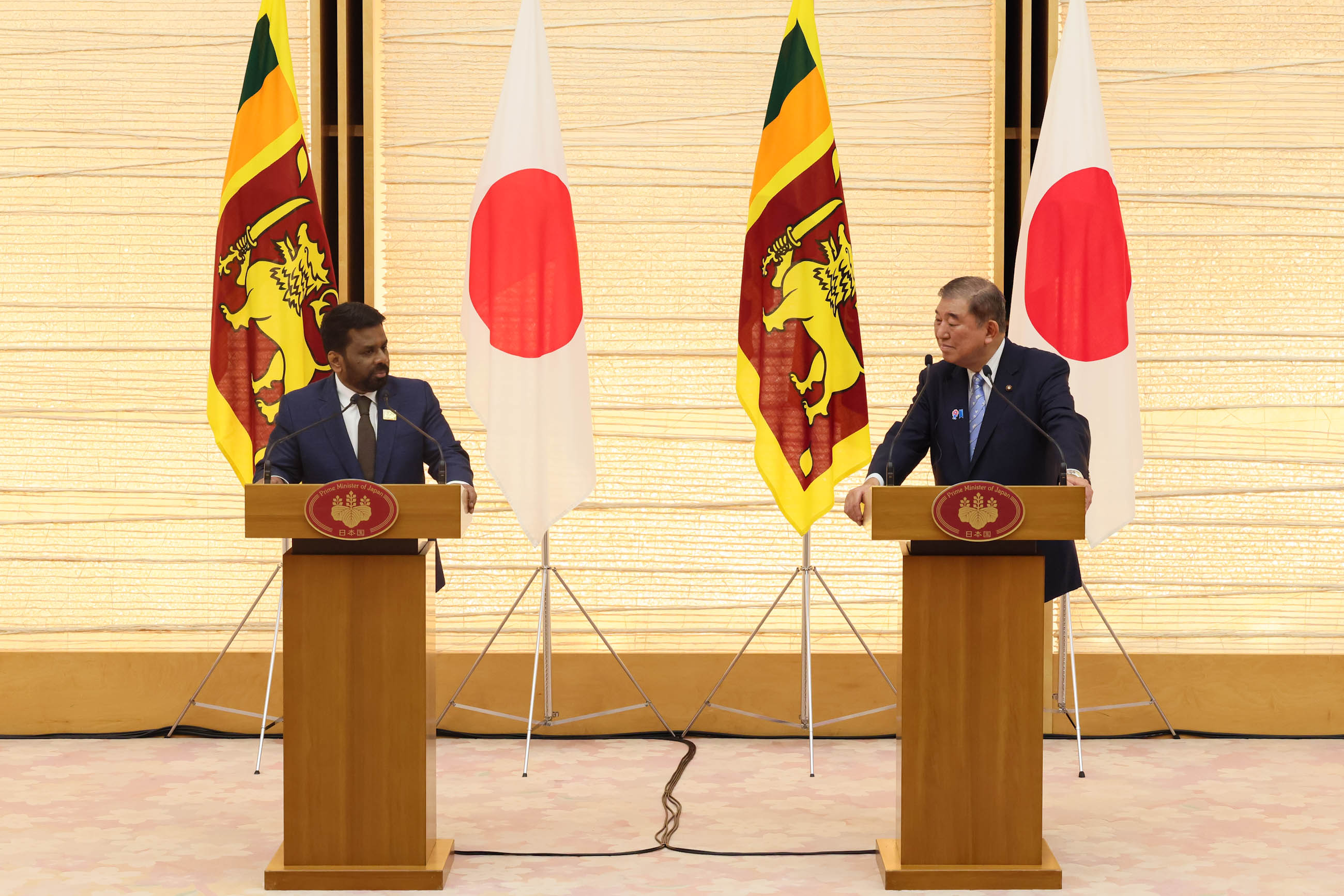 Signing and Exchange of Documents (6)