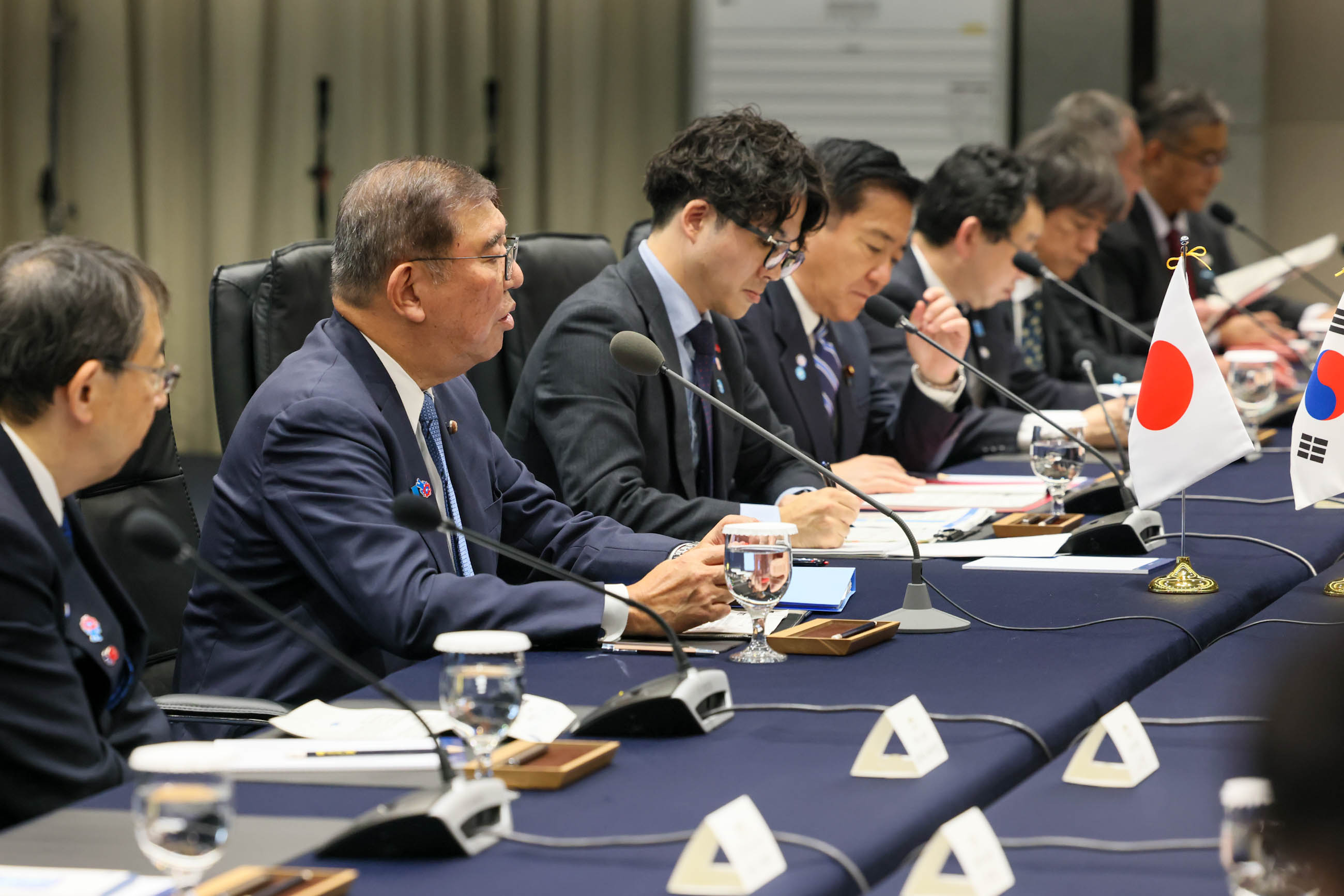 Japan-ROK Summit Meeting (4)