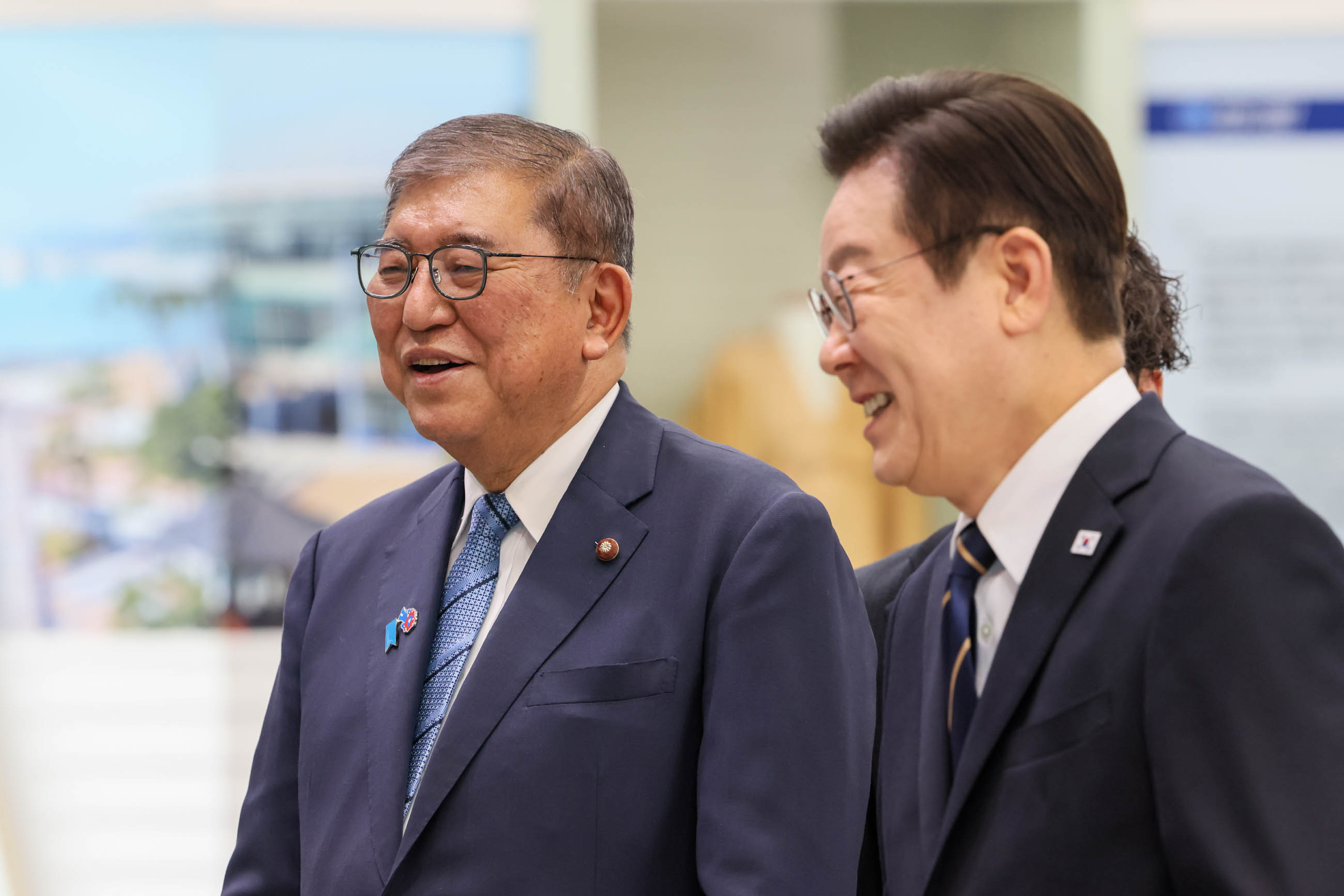 Prime Minister Ishiba visiting Nurimaru APEC House (6)