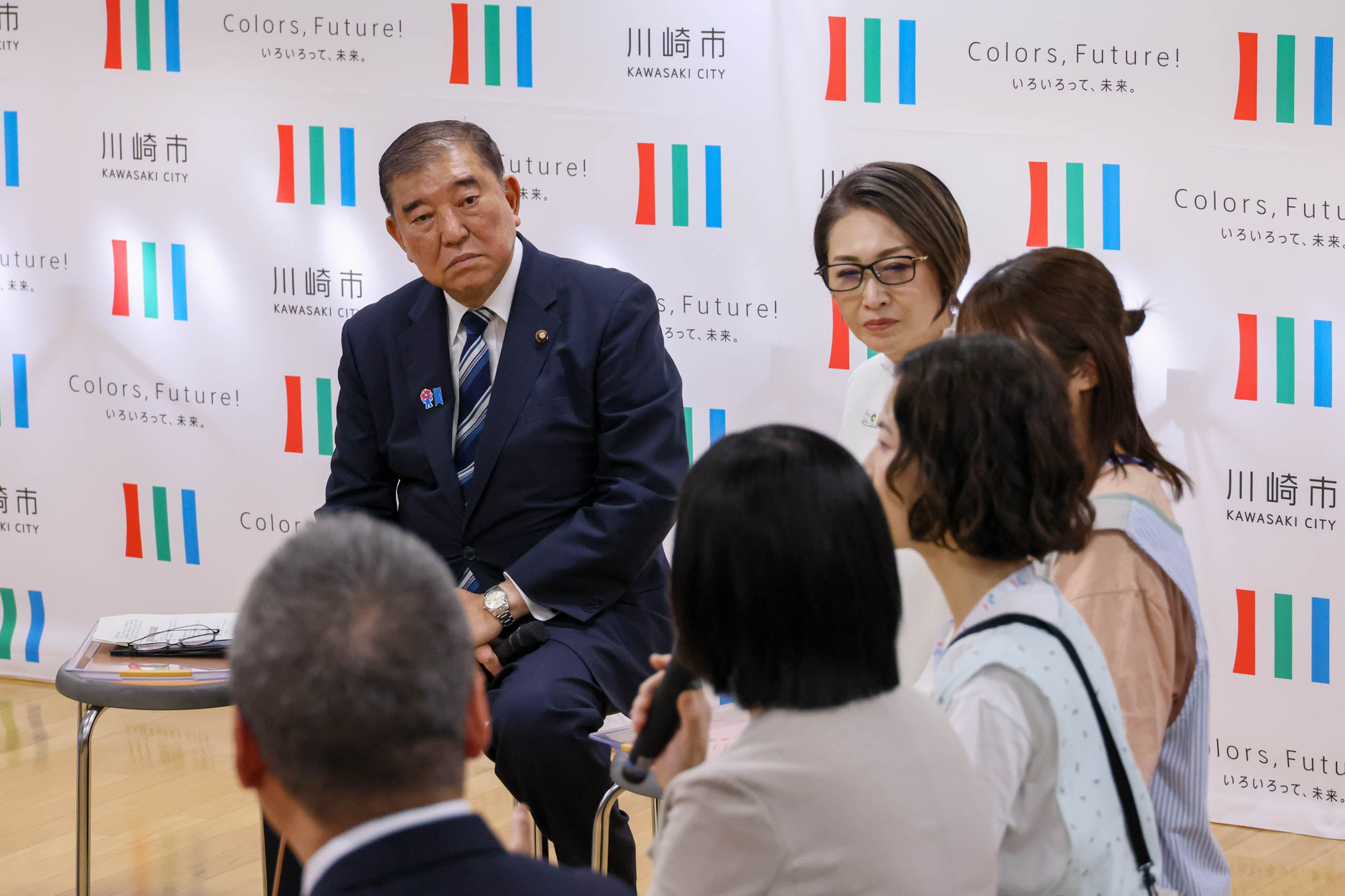 Prime Minister Ishiba exchanging views (5)