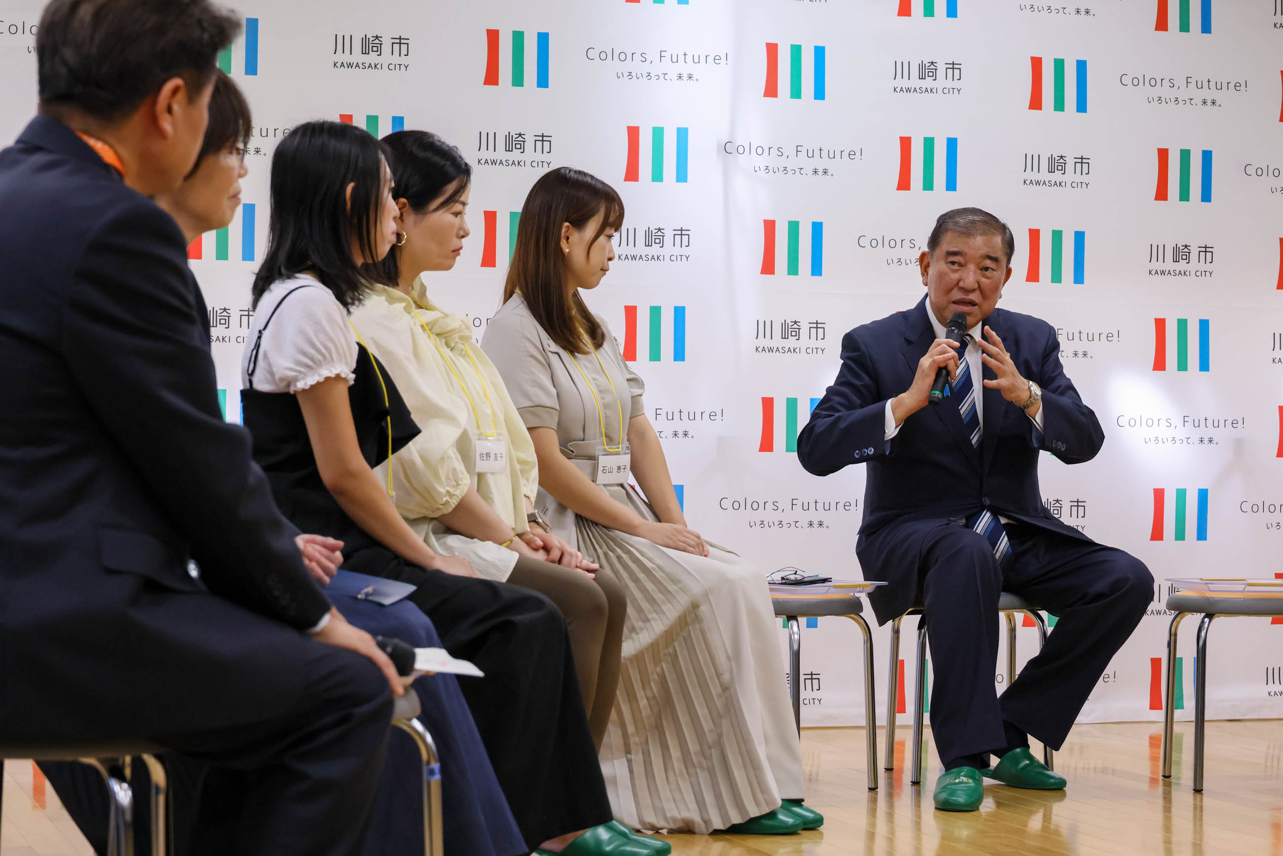 Prime Minister Ishiba exchanging views (8)