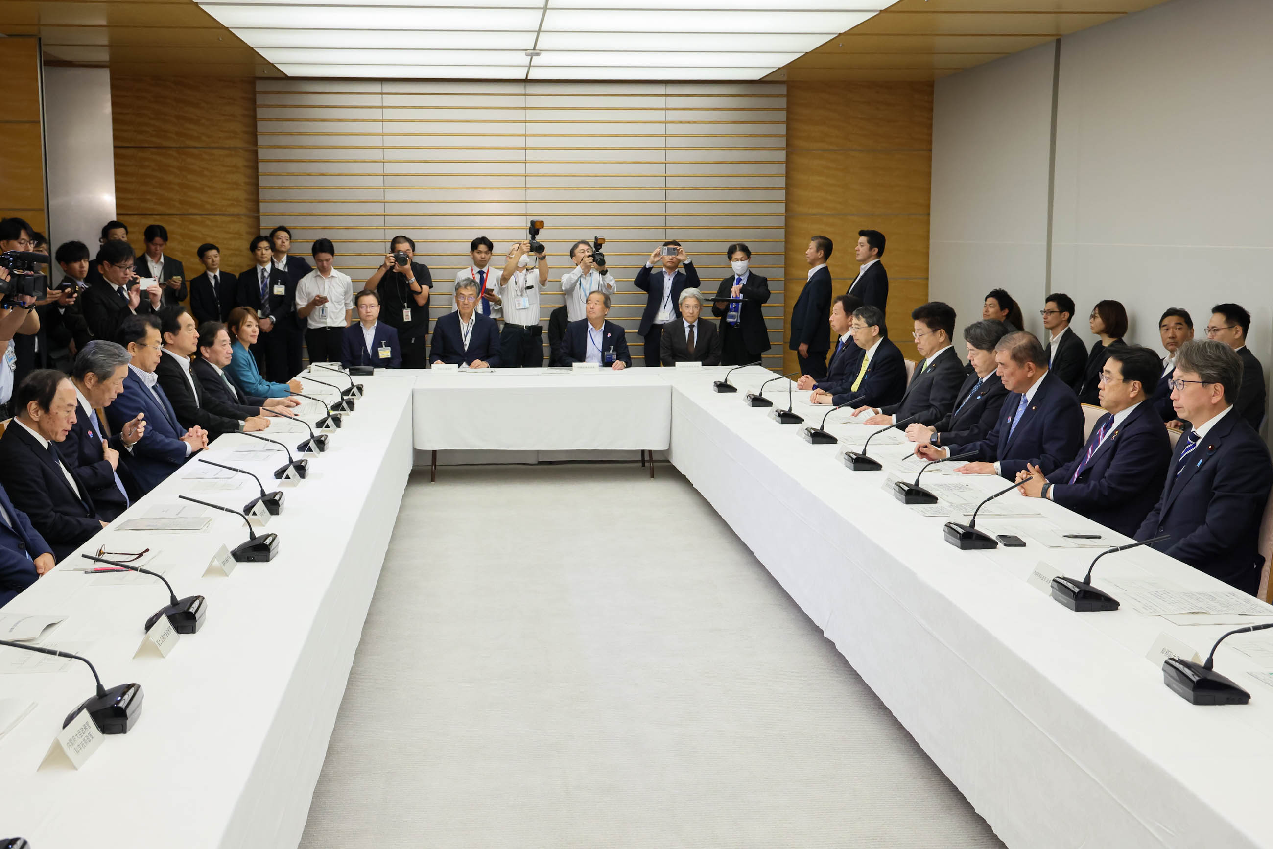 Prime Minister Ishiba attending the meeting (2)