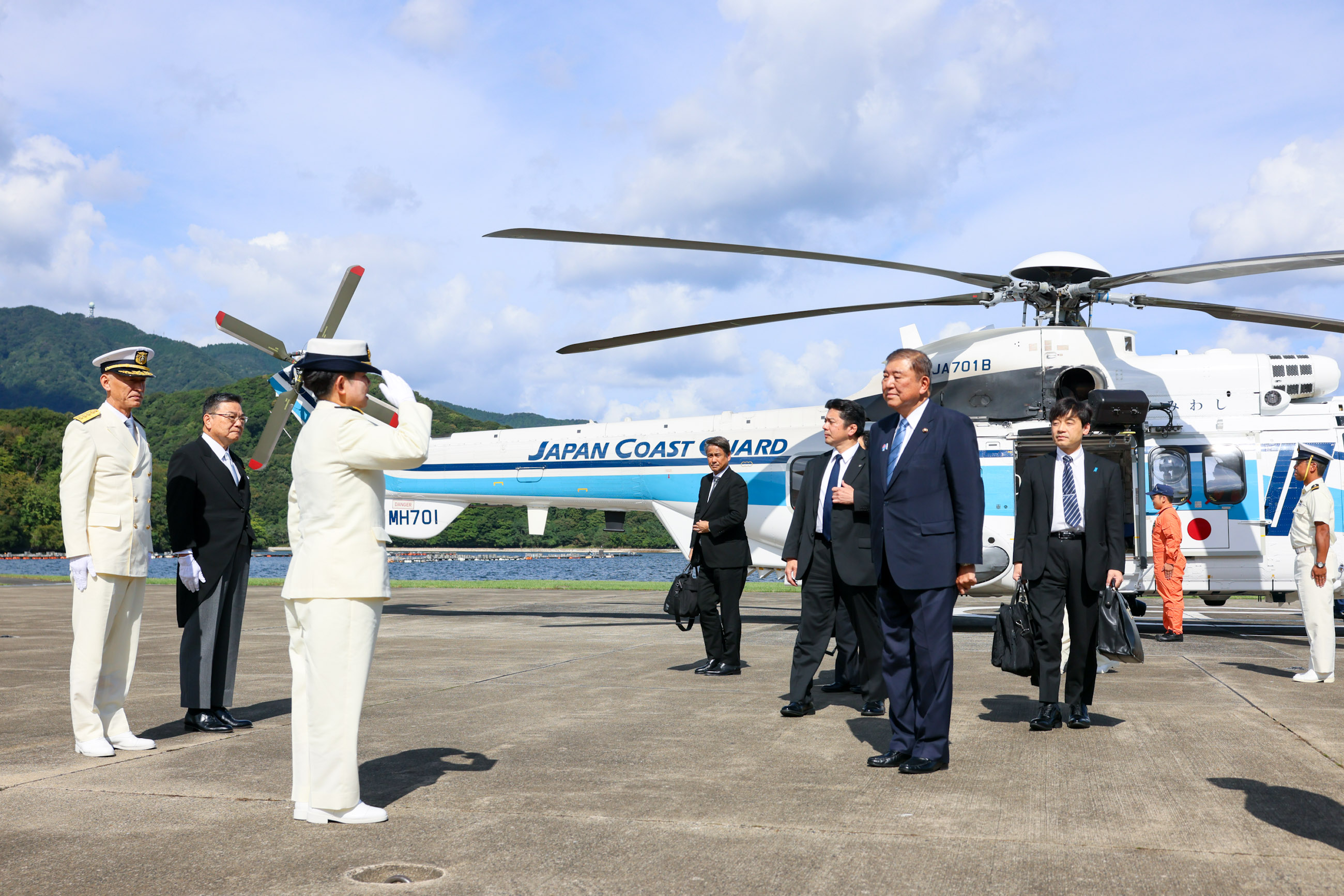 Prime Minister Ishiba arriving at the Japan Coast Guard School (2)