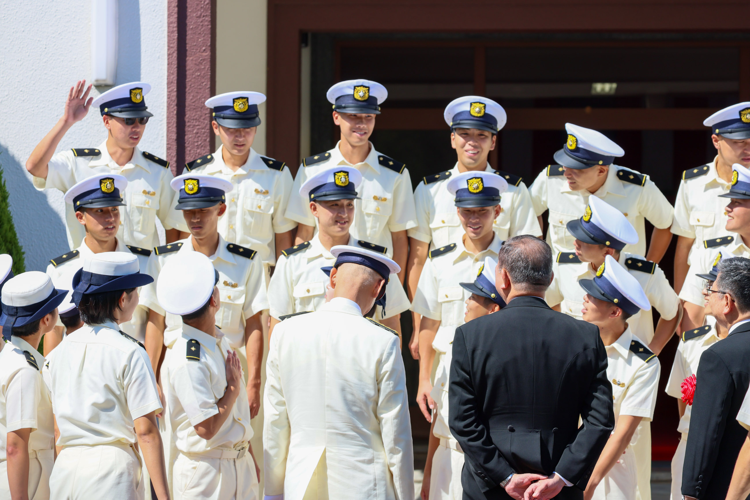 Prime Minister Ishiba attending a commemorative photograph session (2)