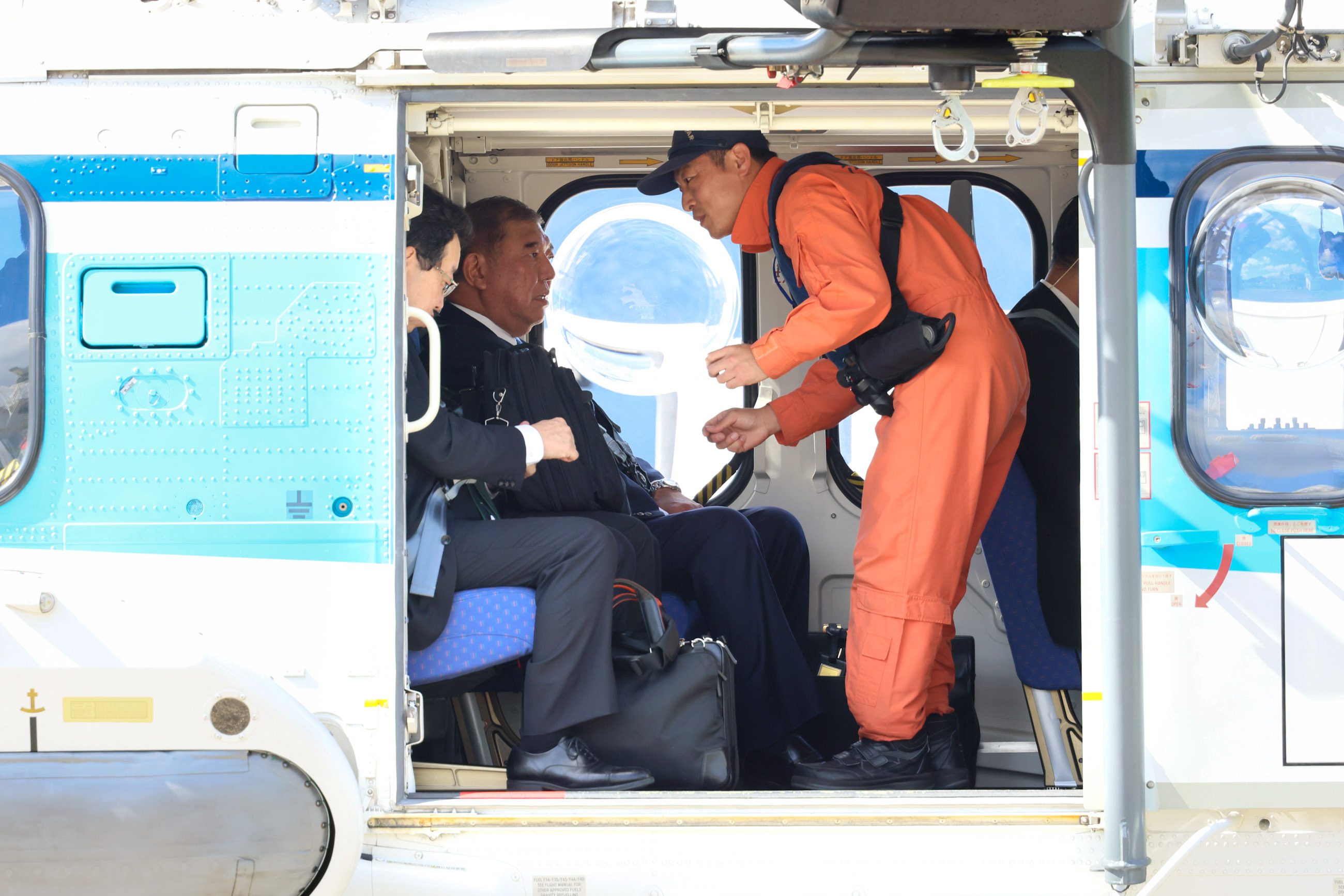 Prime Minister Ishiba leaving the Japan Coast Guard School (1)