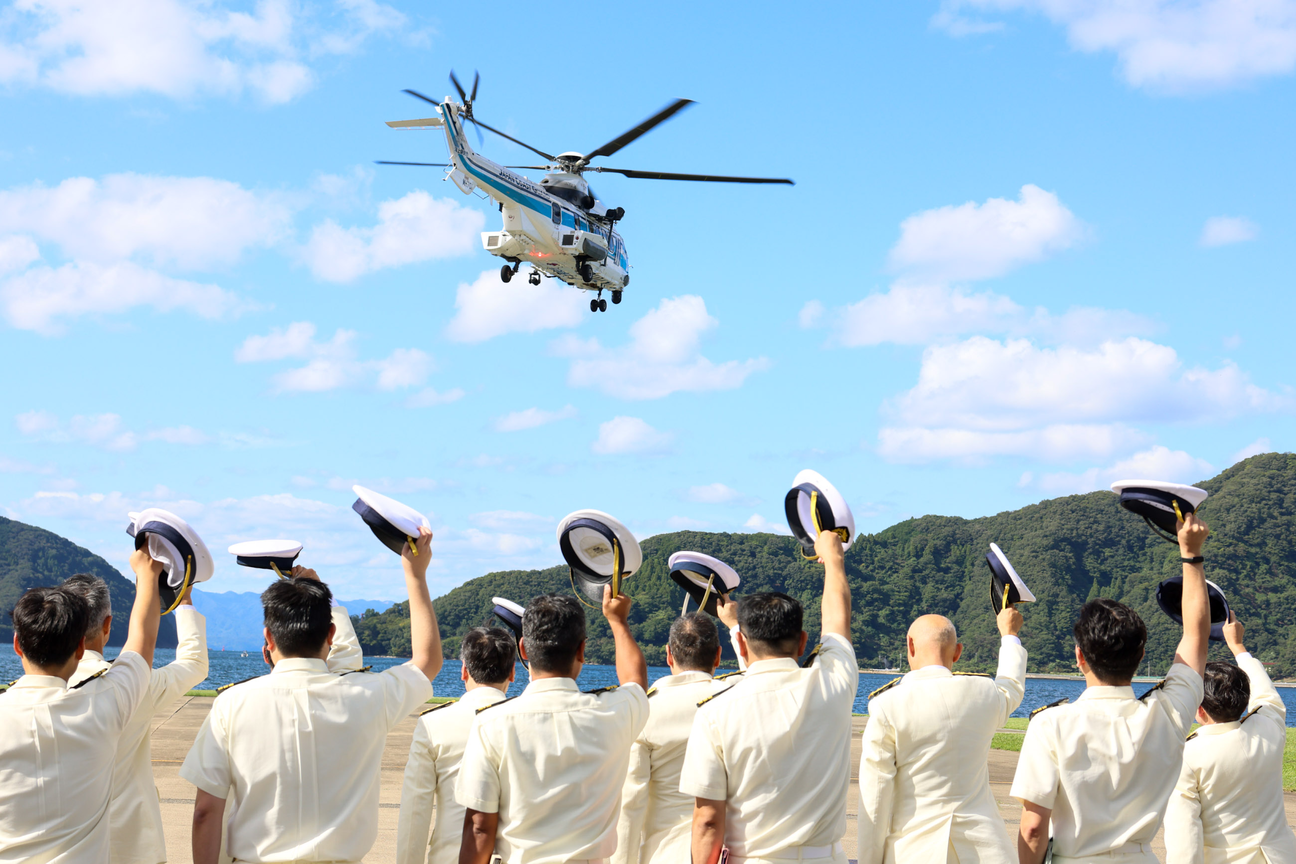 Prime Minister Ishiba leaving the Japan Coast Guard School (2)