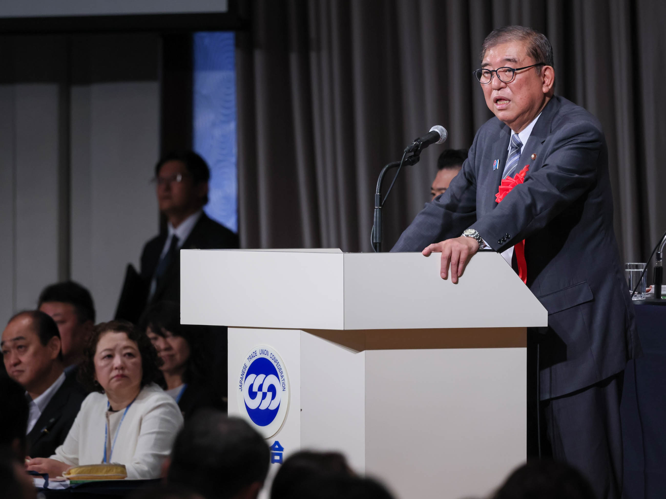 Prime Minister Ishiba delivering an address (5)