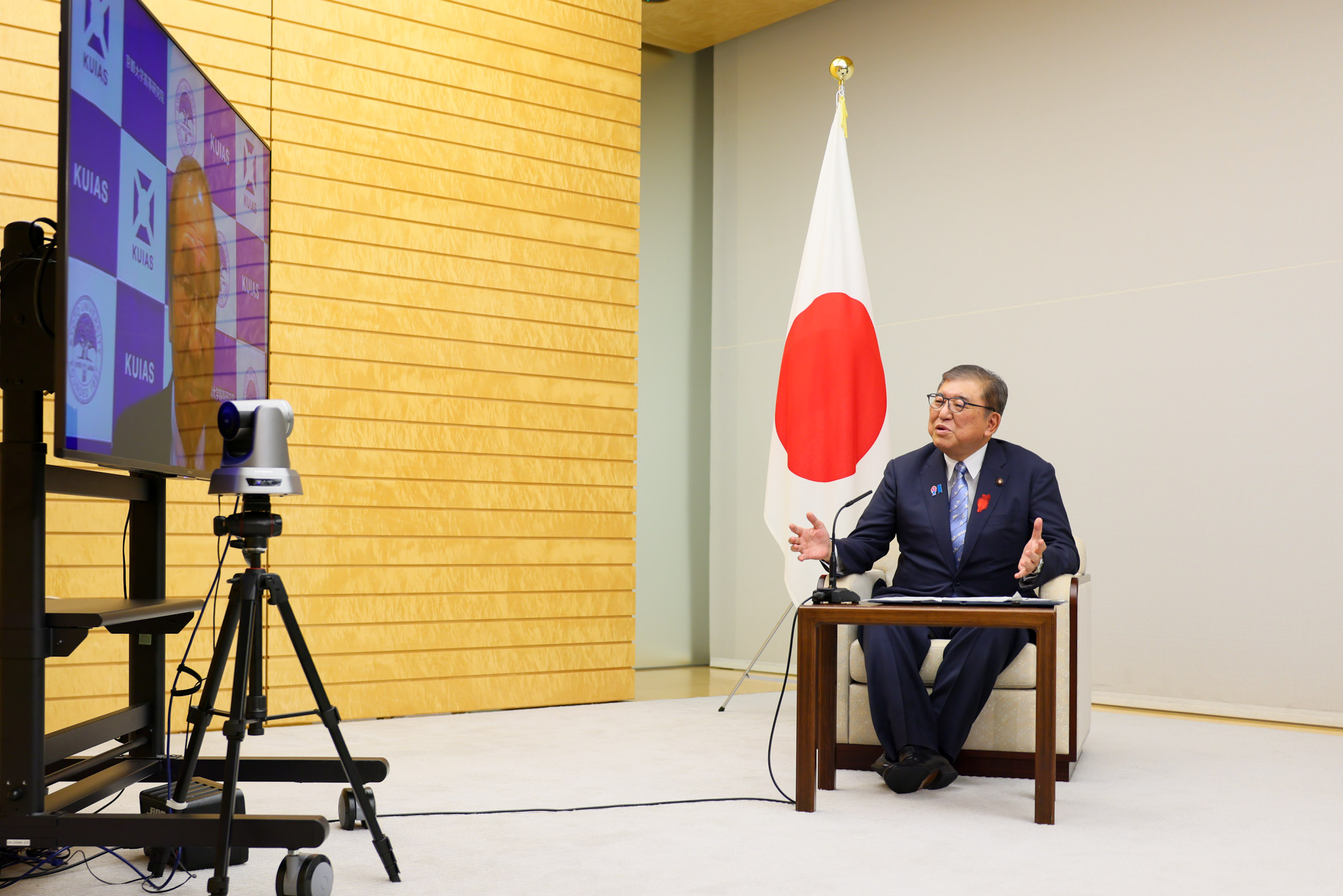 Prime Minister Ishiba conveying his congratulations (2)