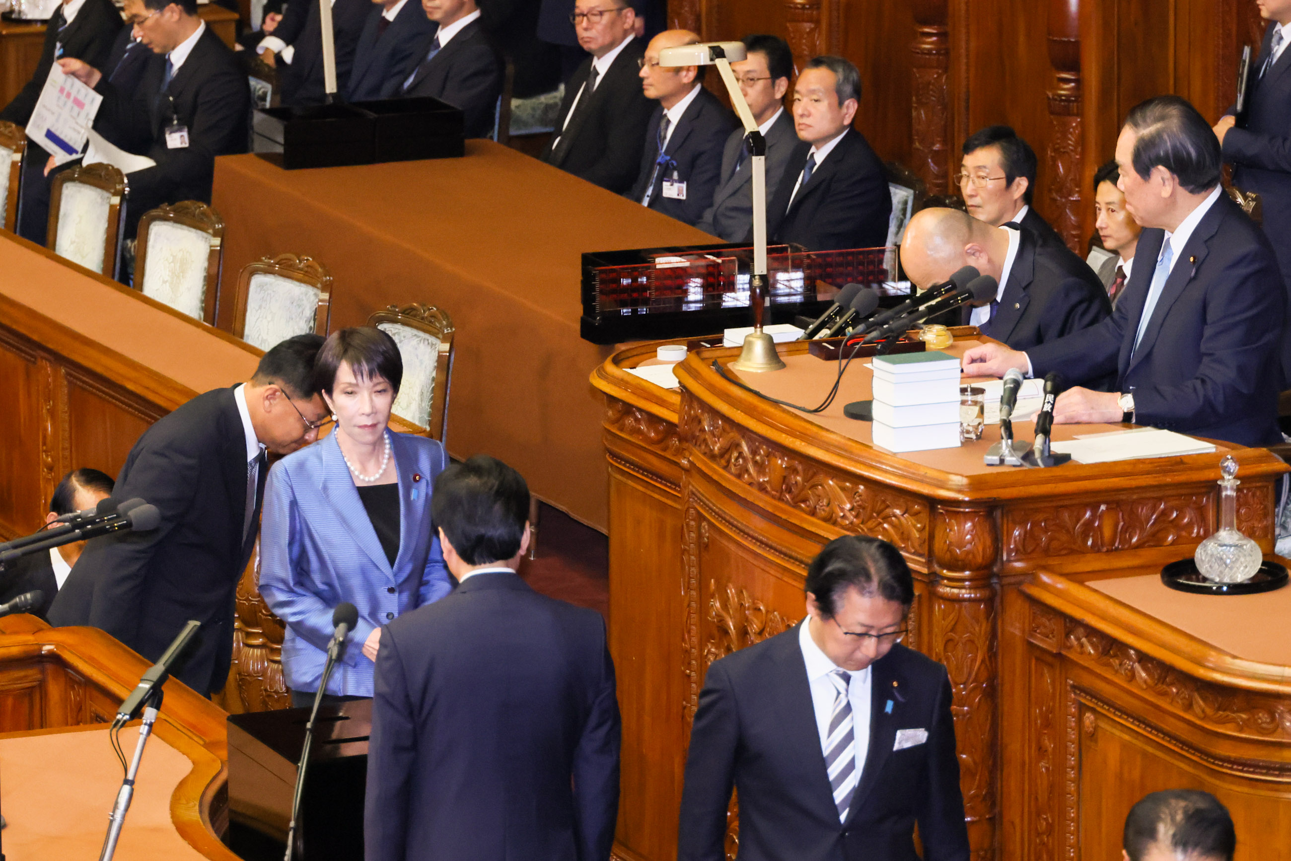 Ms. Takaichi voting to designate the Prime Minister (3)