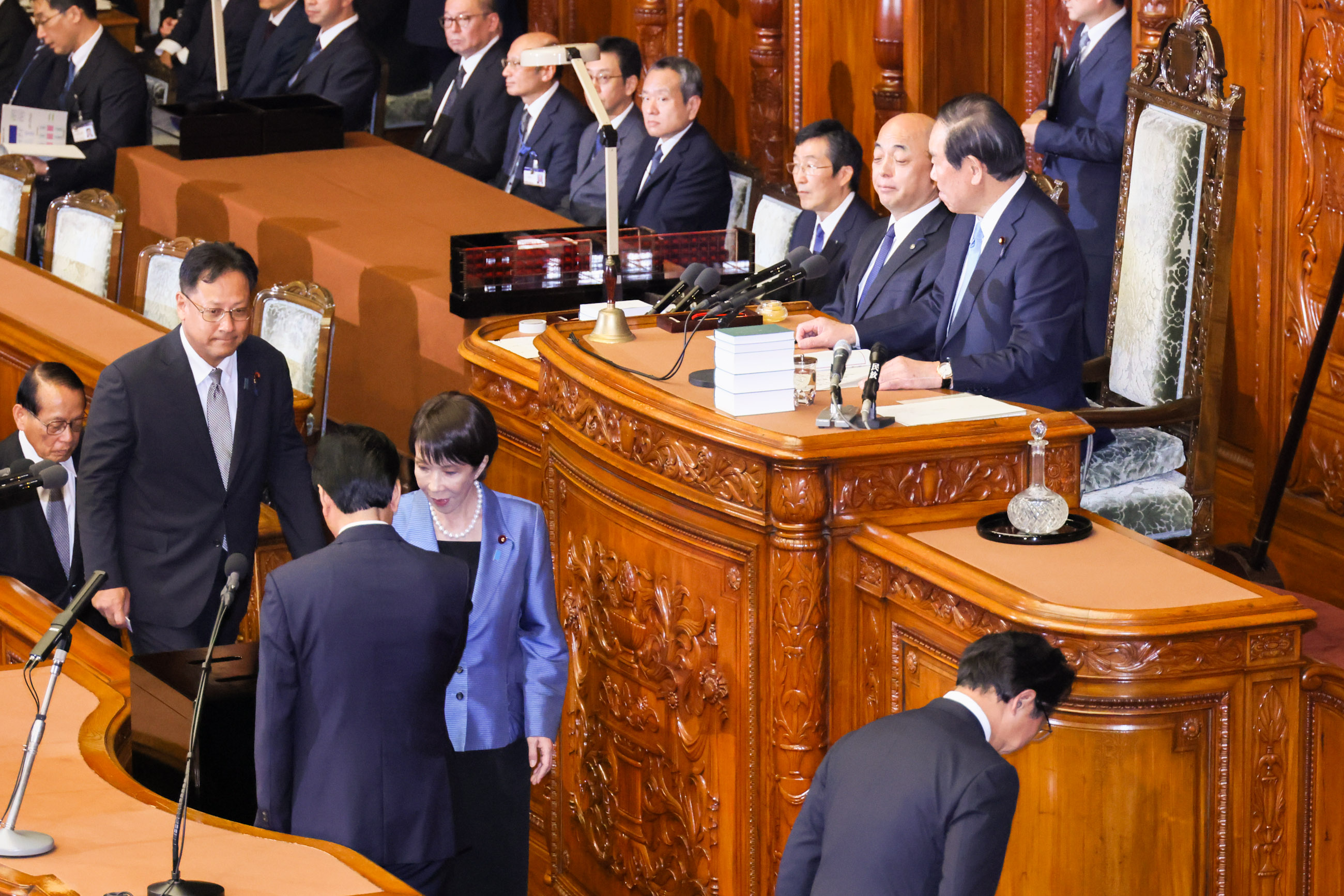 Ms. Takaichi voting to designate the Prime Minister (4)