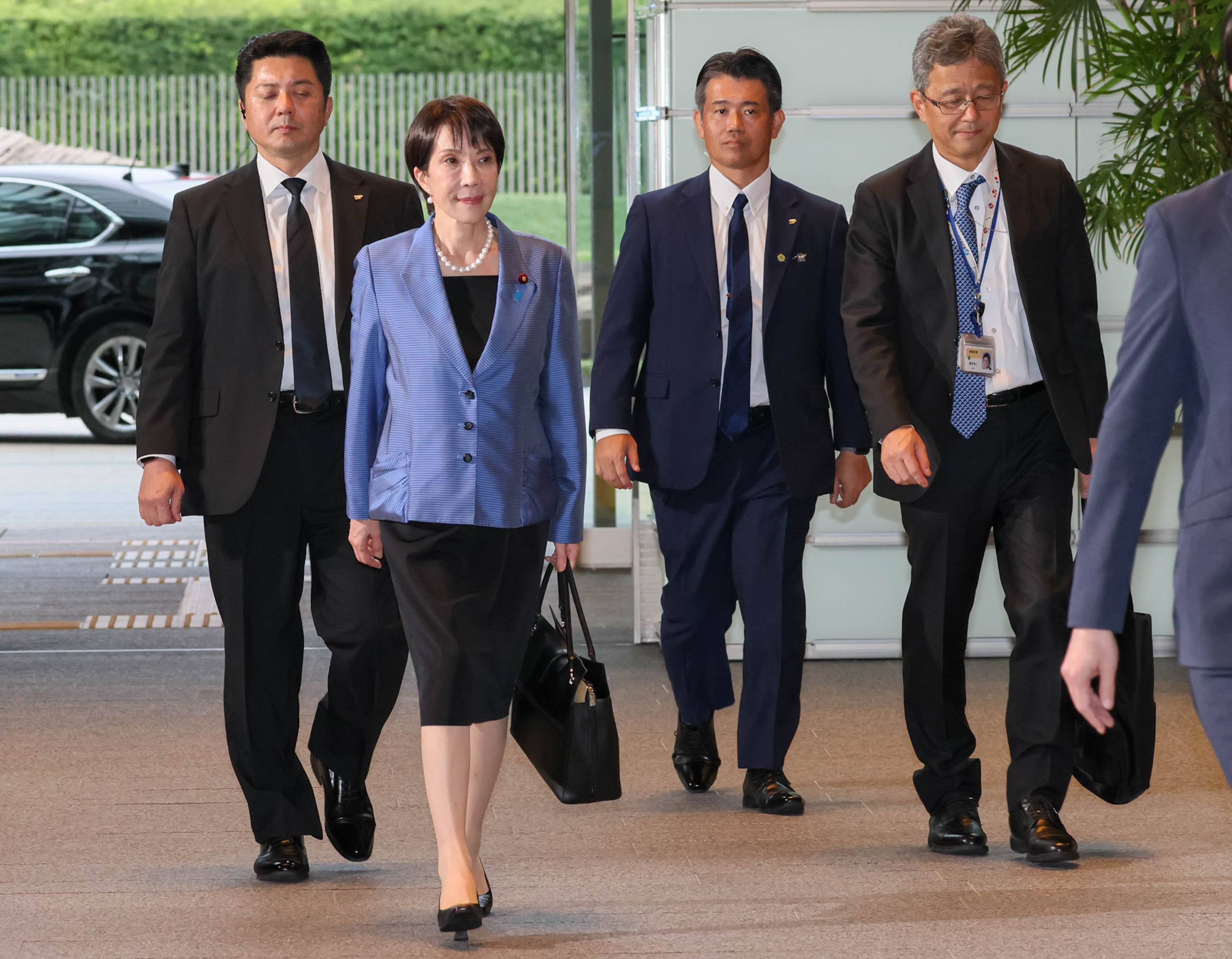 Prime Minister Takaichi arriving at the Prime Minister’s Office (2)