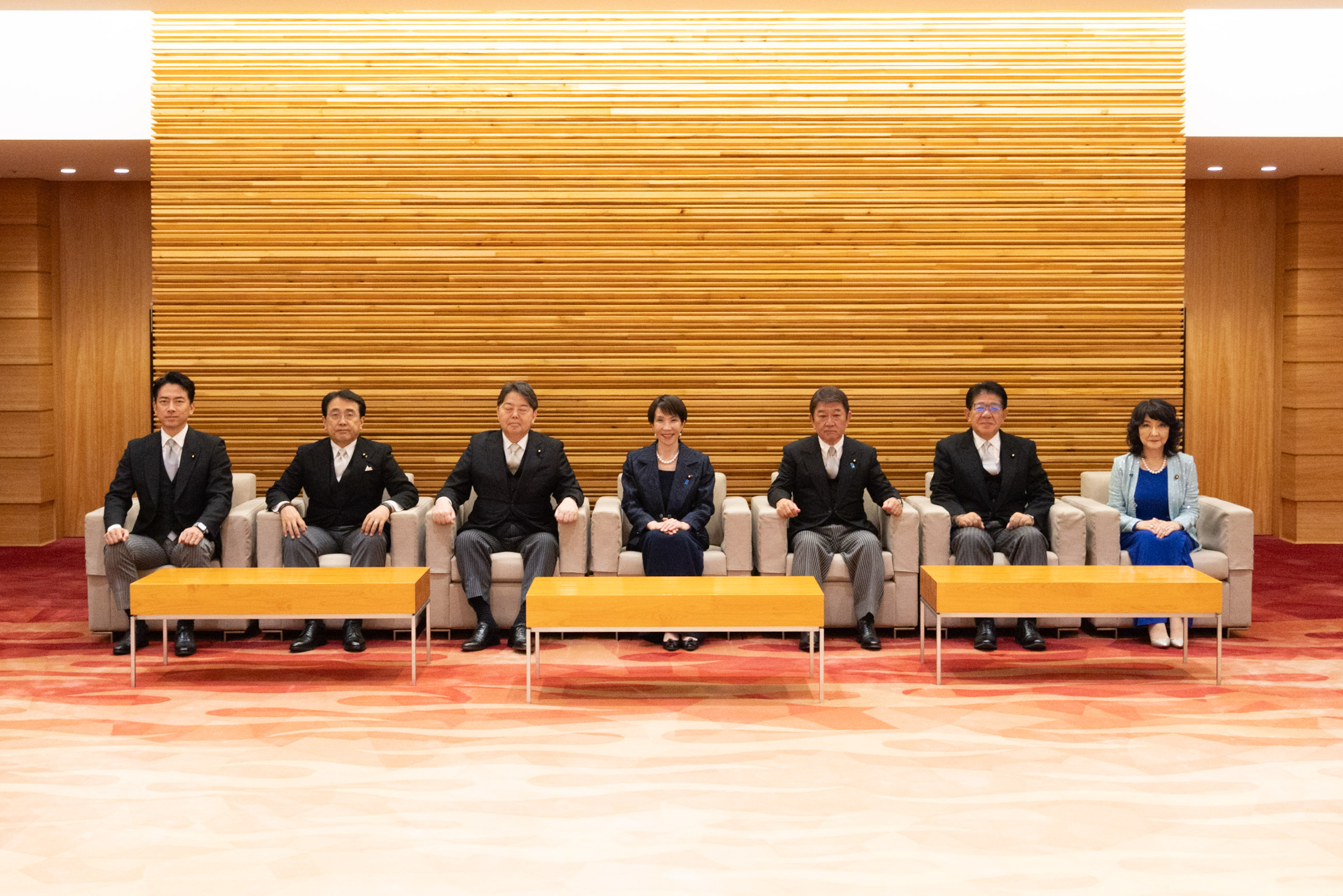 First Cabinet Meeting (1)