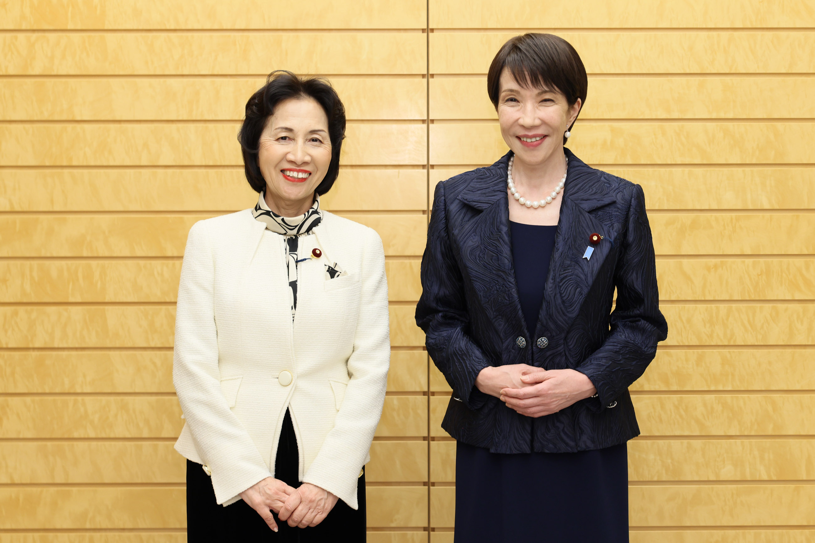 Prime Minister Takaichi with Special Advisors to the Prime Minister (4)