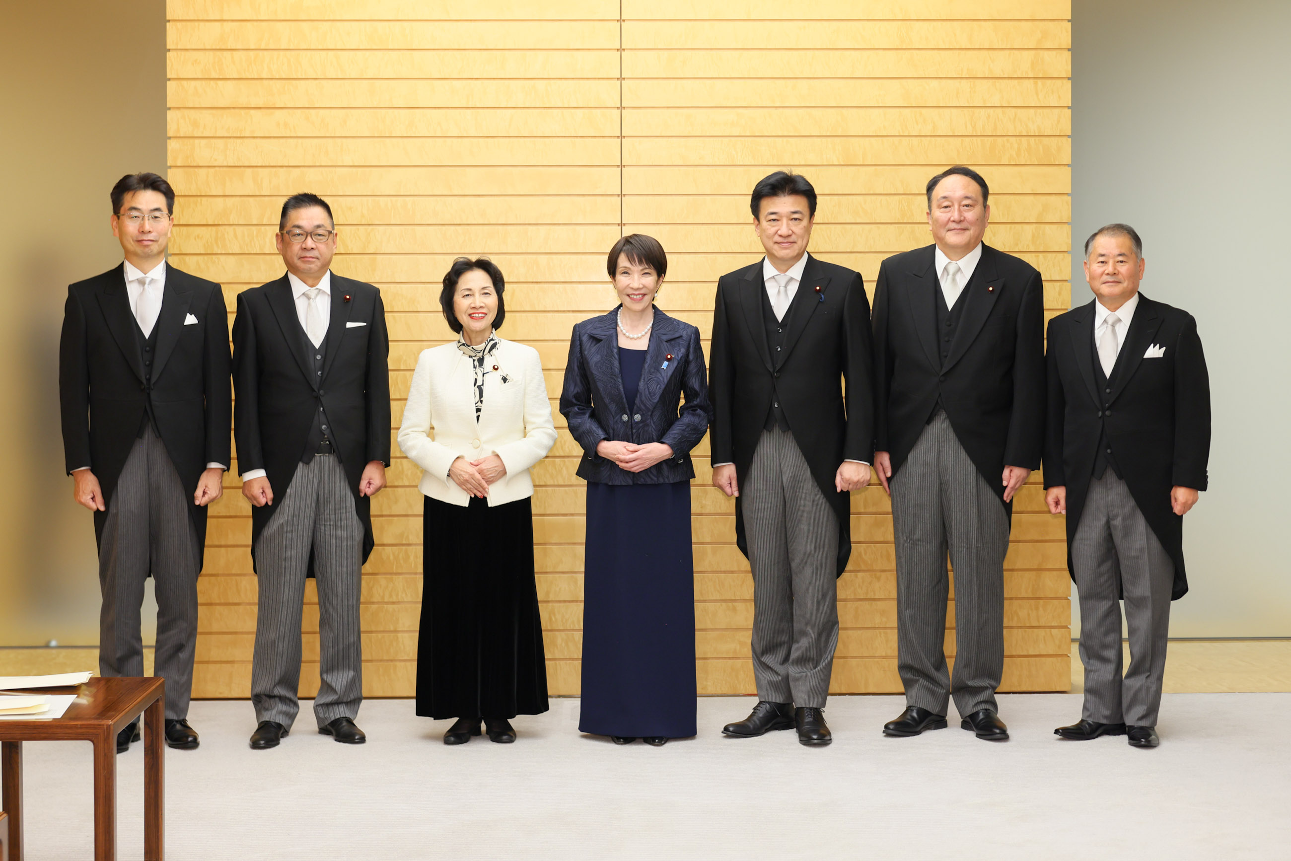 Prime Minister Takaichi with Special Advisors to the Prime Minister (6)