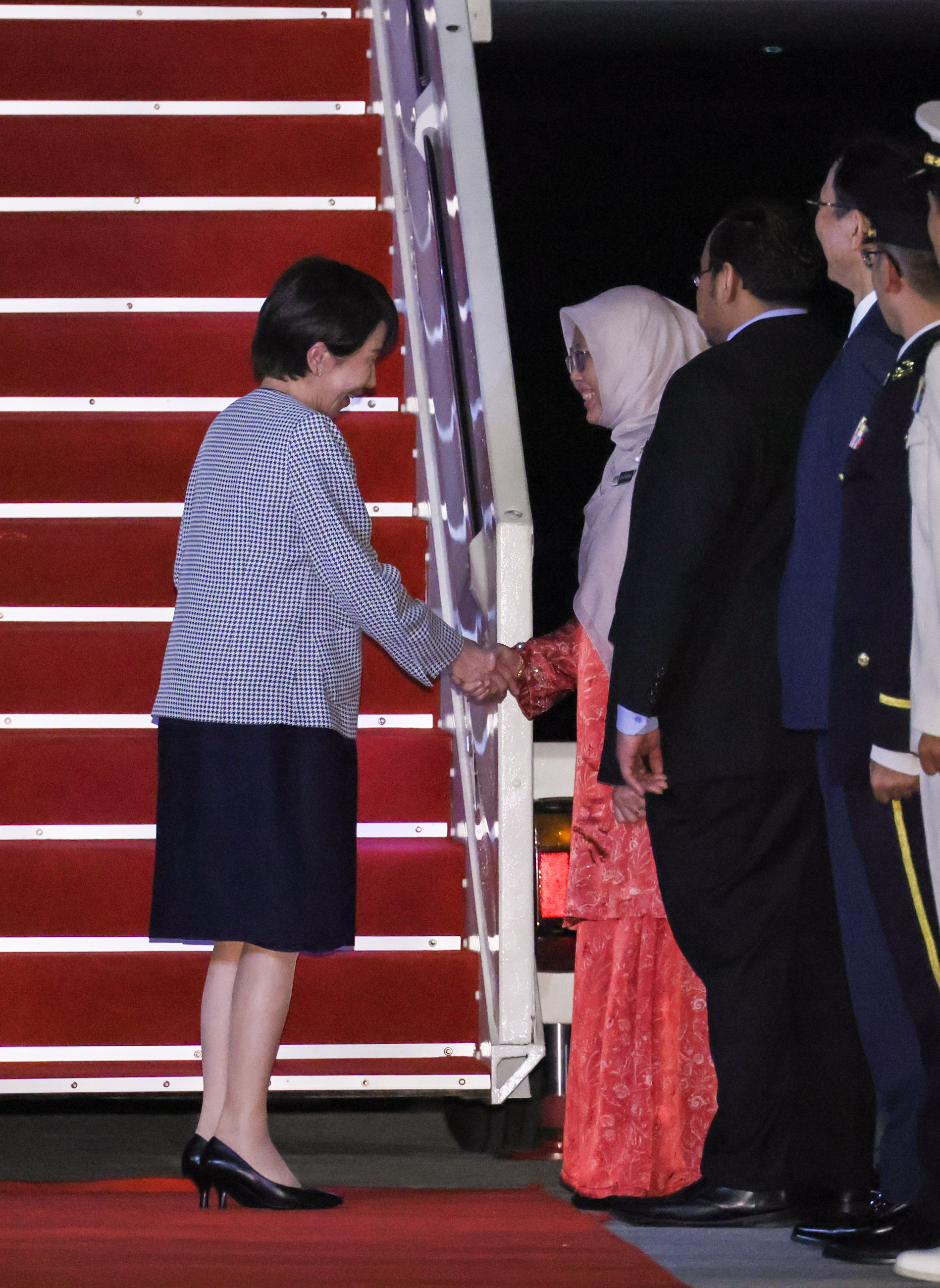 Prime Minister Takaichi arriving in Kuala Lumpur (4)