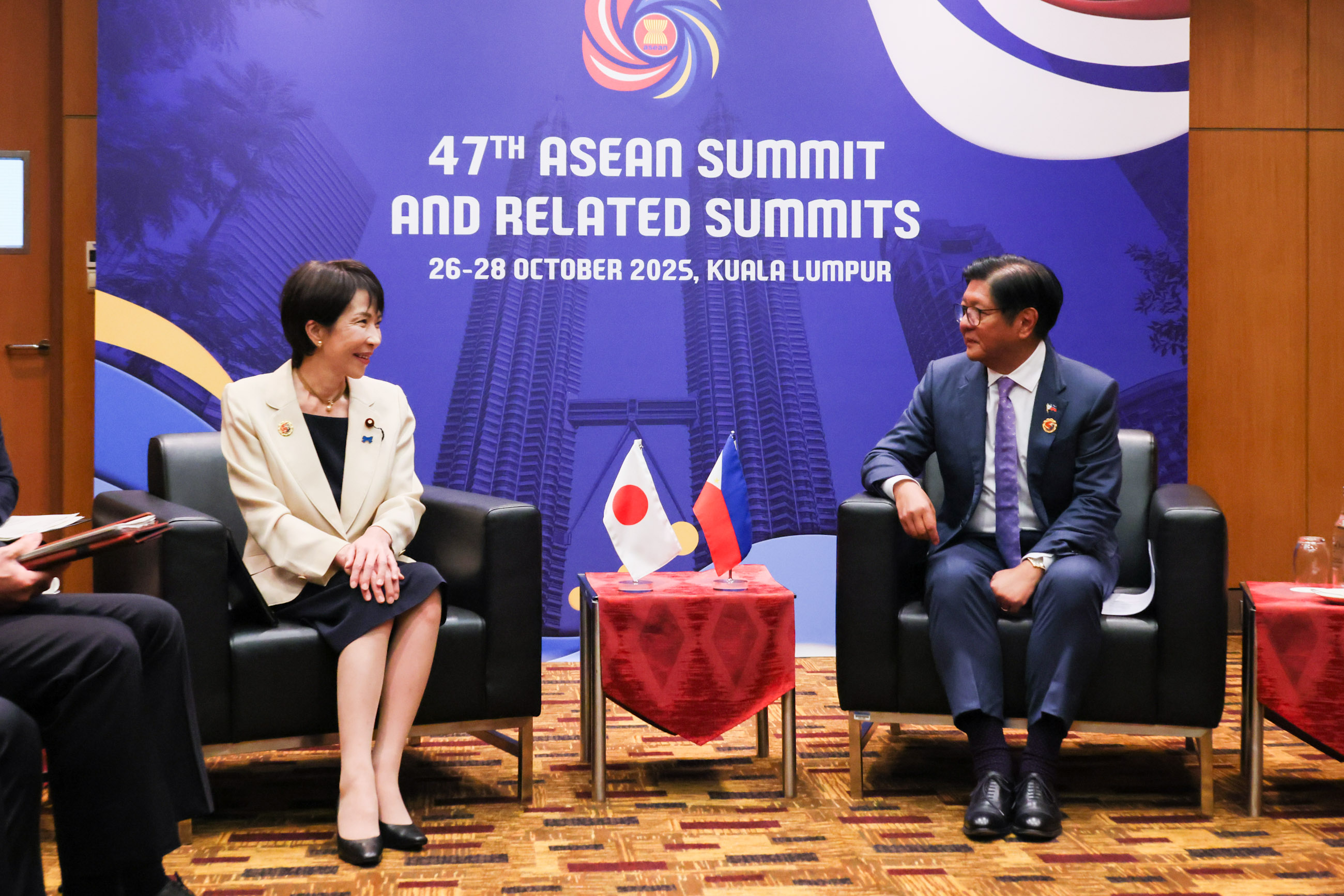 Japan-Philippines Summit Meeting (2)