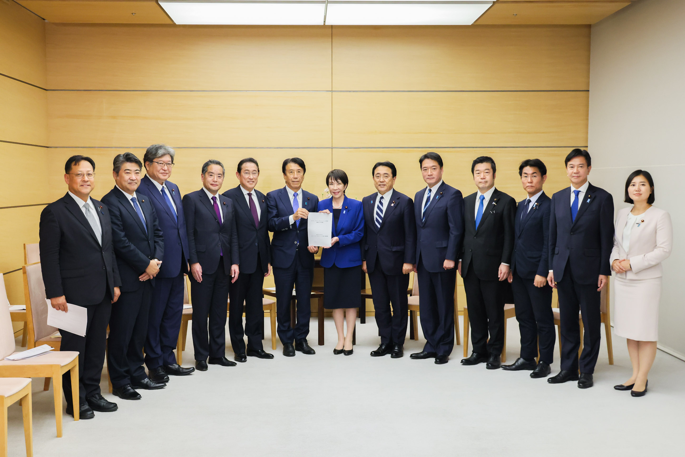 Prime Minister Takaichi receiving a courtesy call (2)