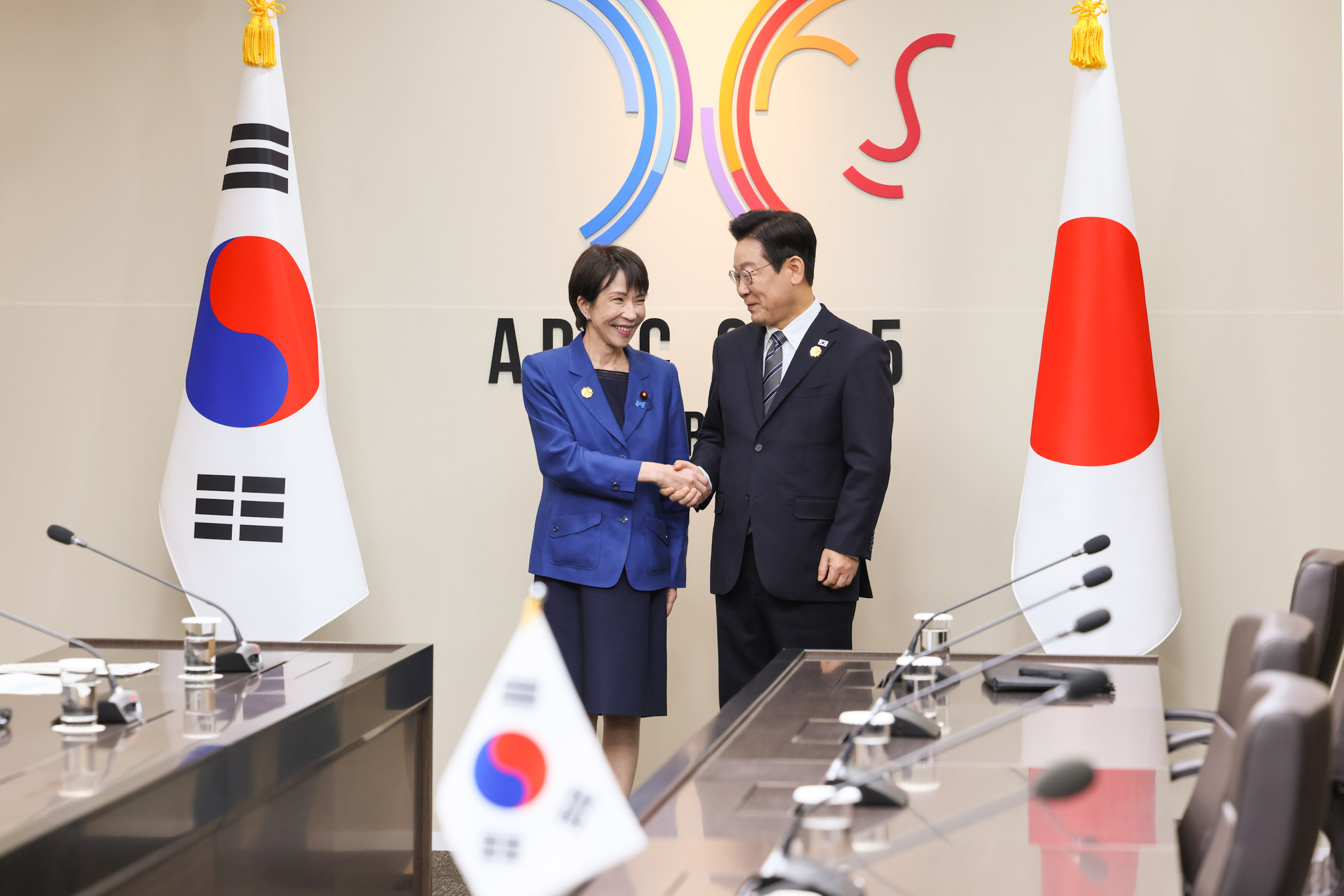 Japan-ROK Summit Meeting (3)