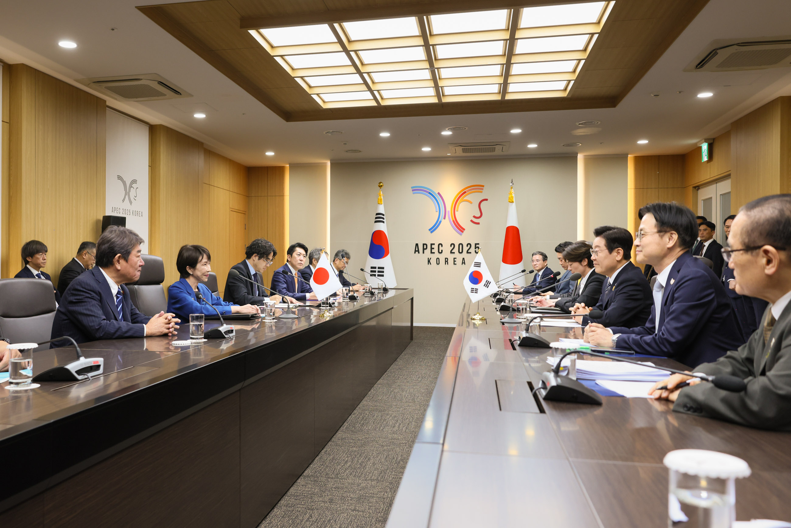 Japan-ROK Summit Meeting (4)