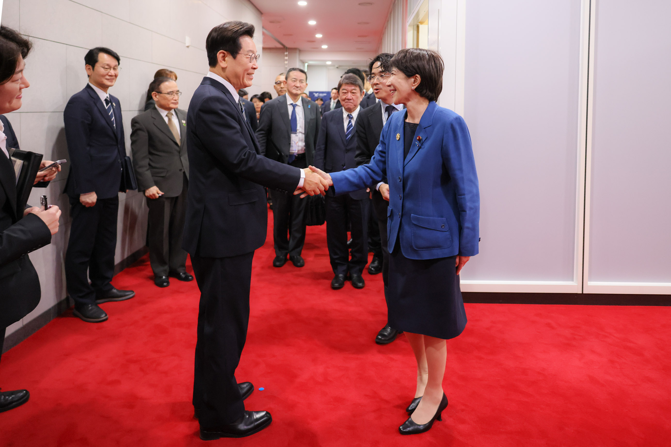 Japan-ROK Summit Meeting (16)