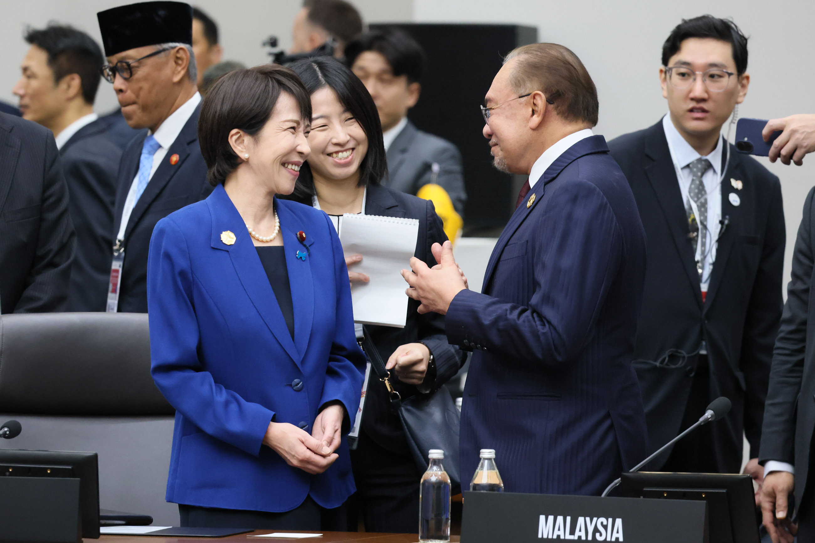 Prime Minister Takaichi attending the first session of the APEC Economic Leaders’ Meeting (3)
