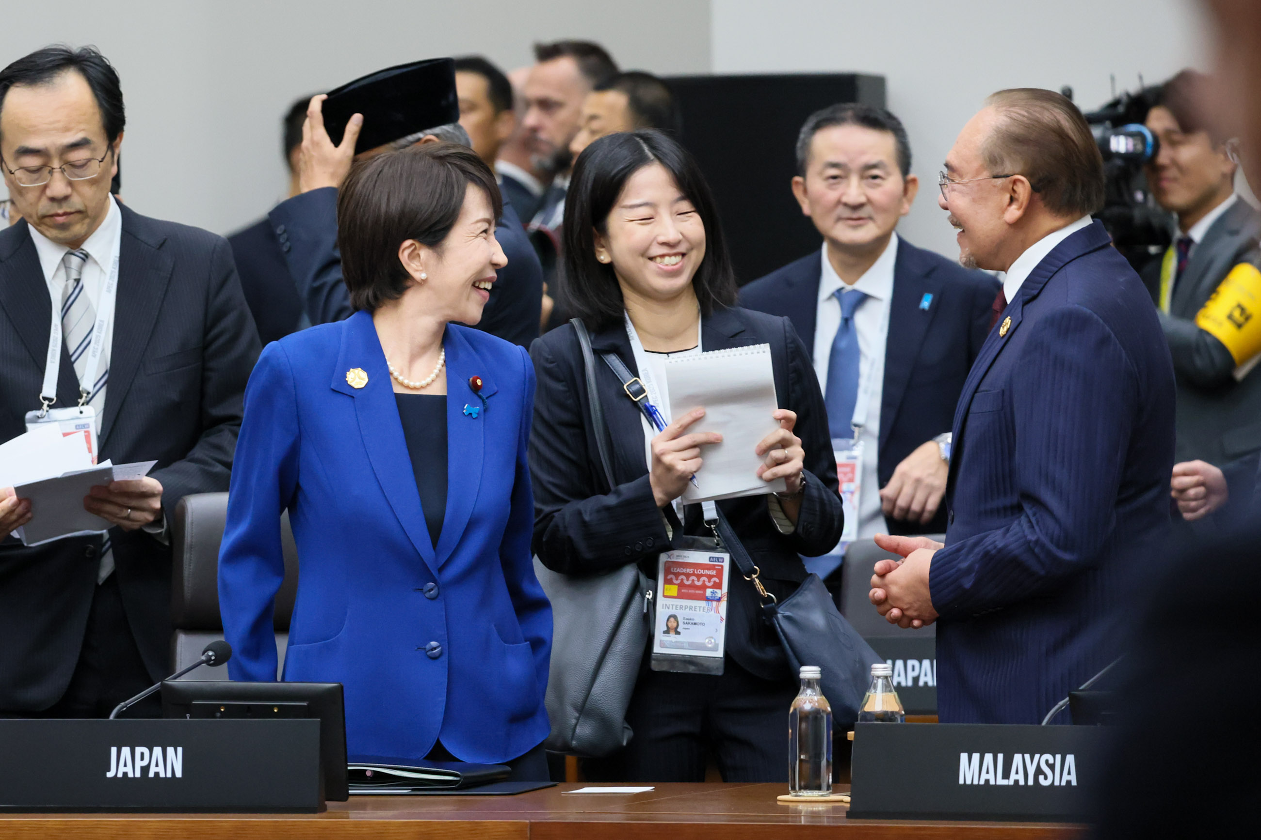 Prime Minister Takaichi attending the first session of the APEC Economic Leaders’ Meeting (4)