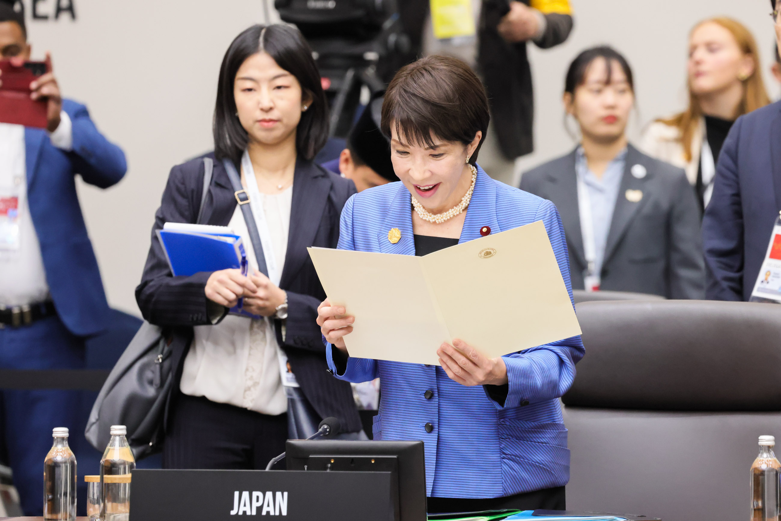 Prime Minister Takaichi attending the second session of the APEC Economic Leaders’ Meeting (2)