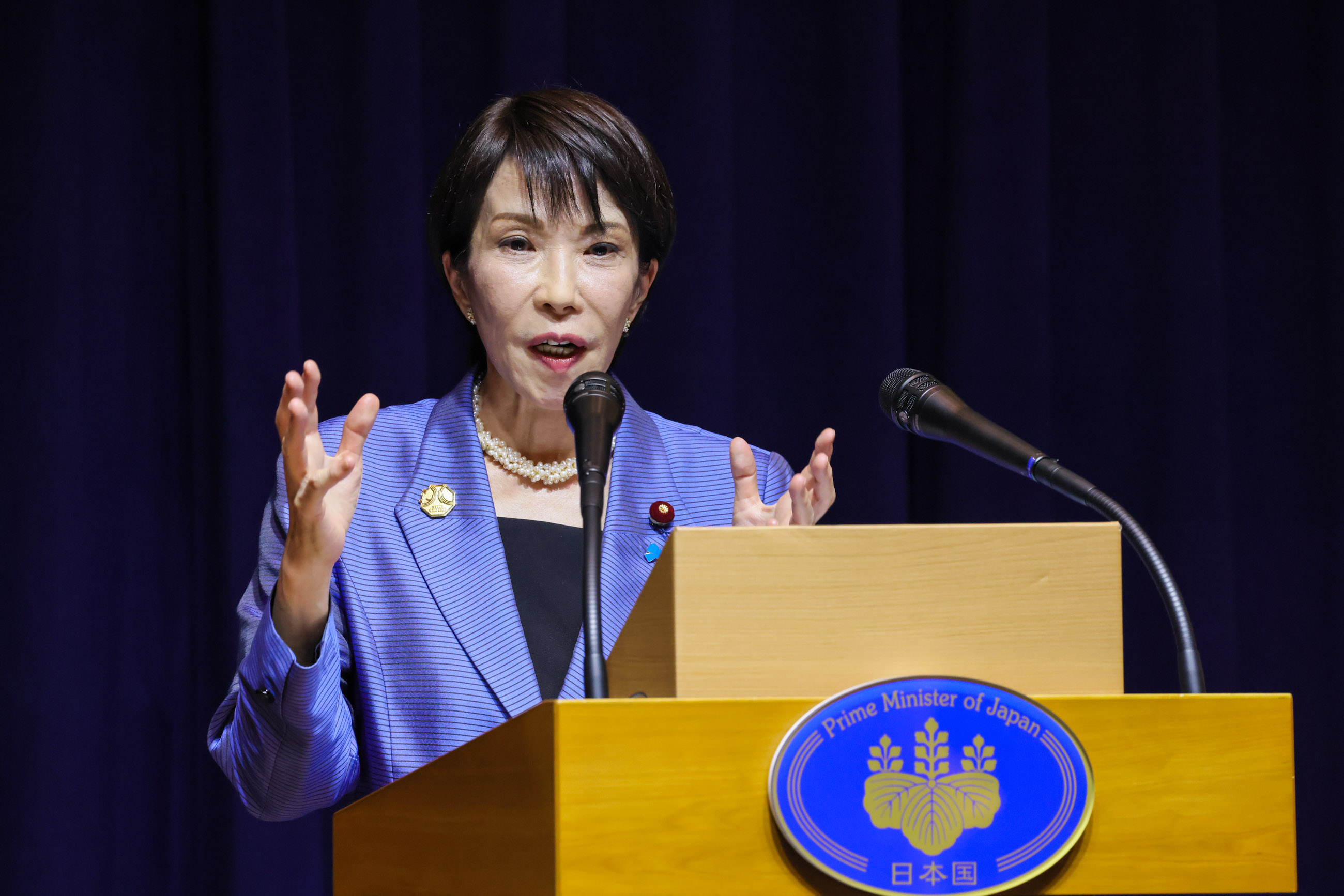 Press Conference (2)