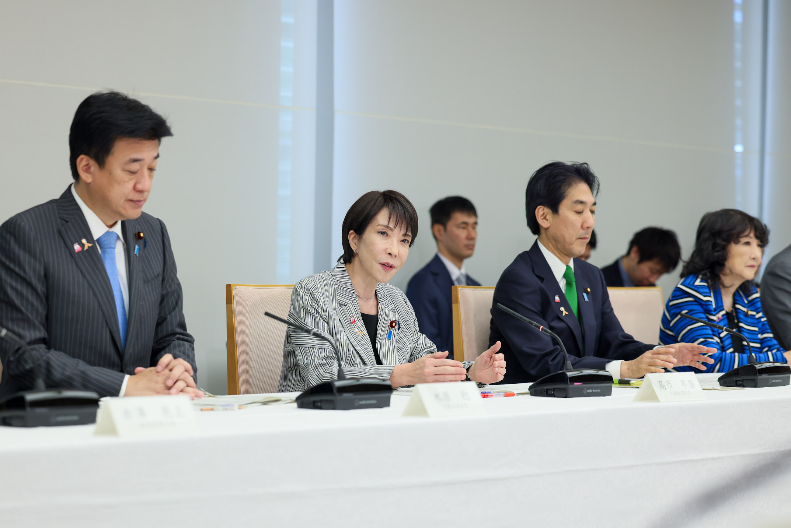 Prime Minister Takaichi wrapping up the meeting (7)