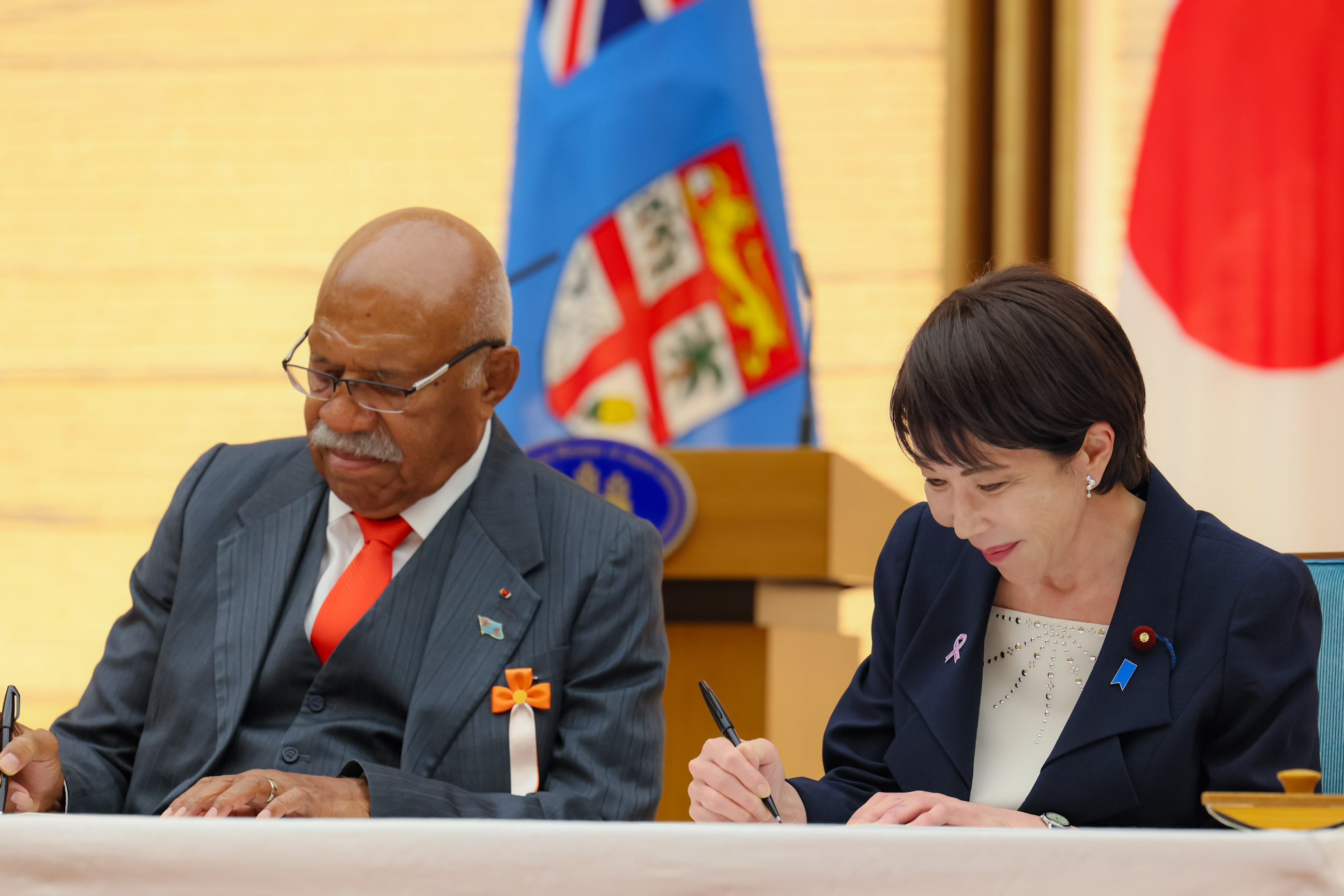 Signing ceremony (2)