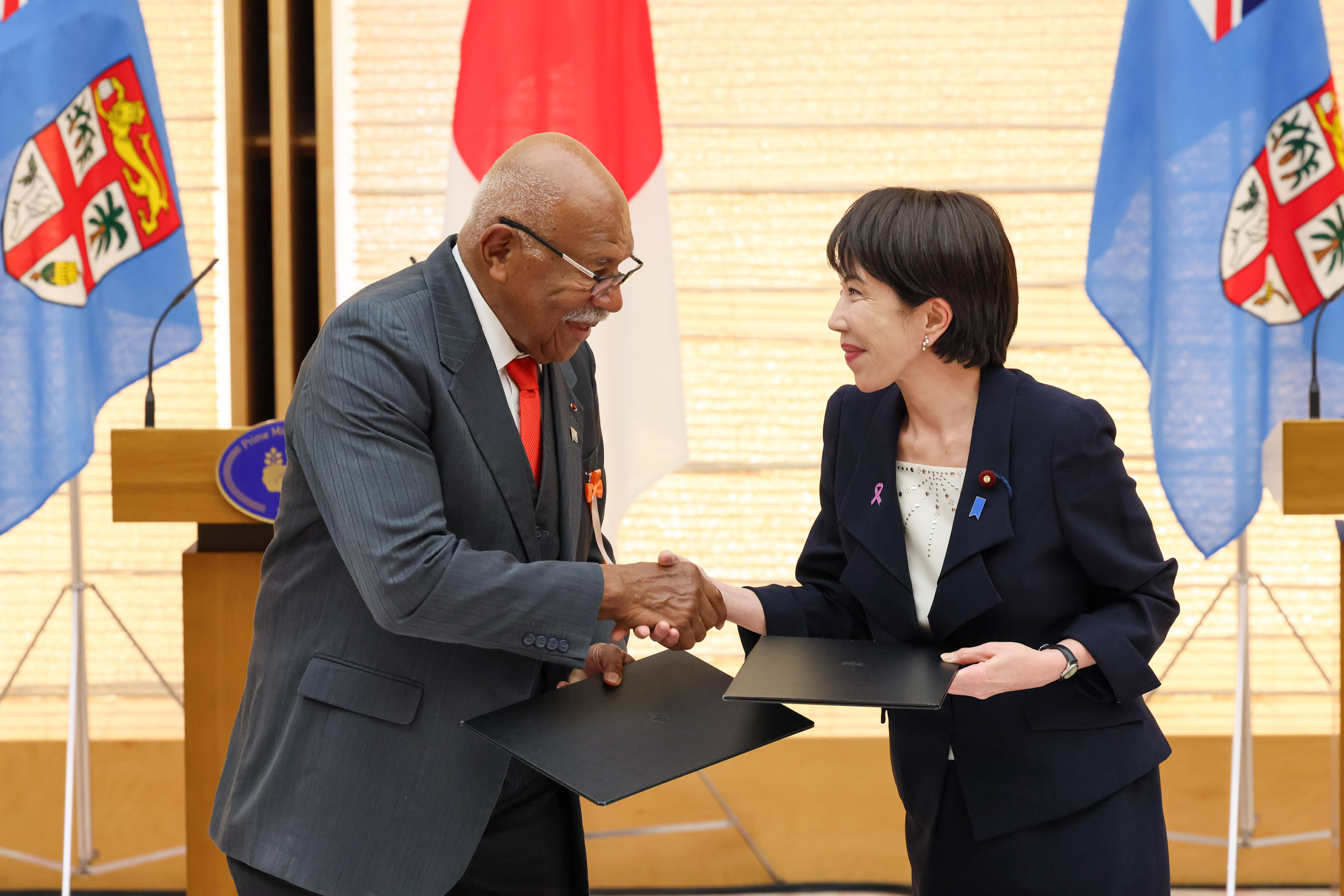 Signing ceremony (4)